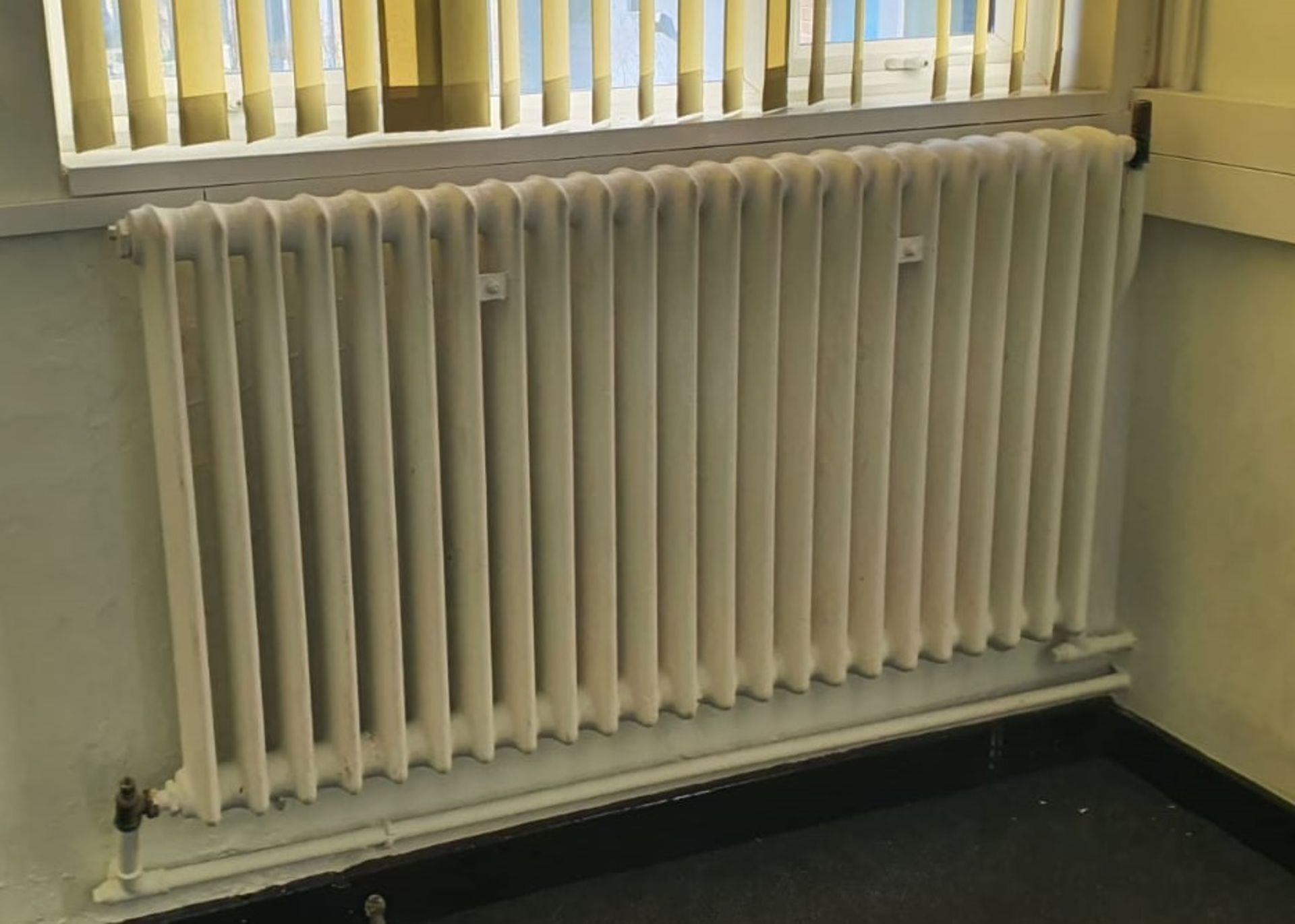 Approx 50 x Cast Iron Panelled Radiators - Various Sizes Included - CL483 - Location: Folkestone - Image 4 of 29