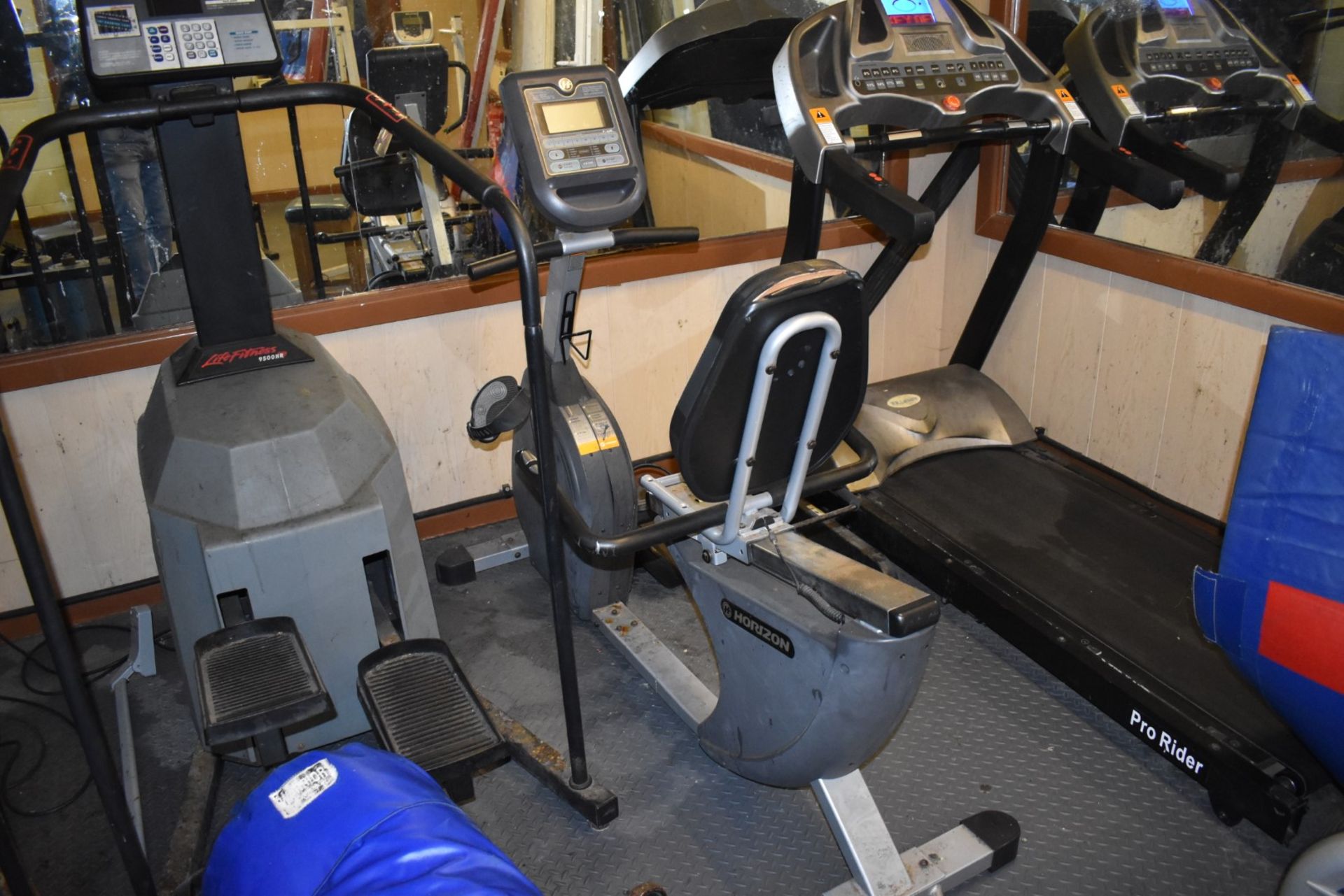 Contents of Bodybuilding and Strongman Gym - Includes Approx 30 Pieces of Gym Equipment, Floor Mats, - Image 15 of 31