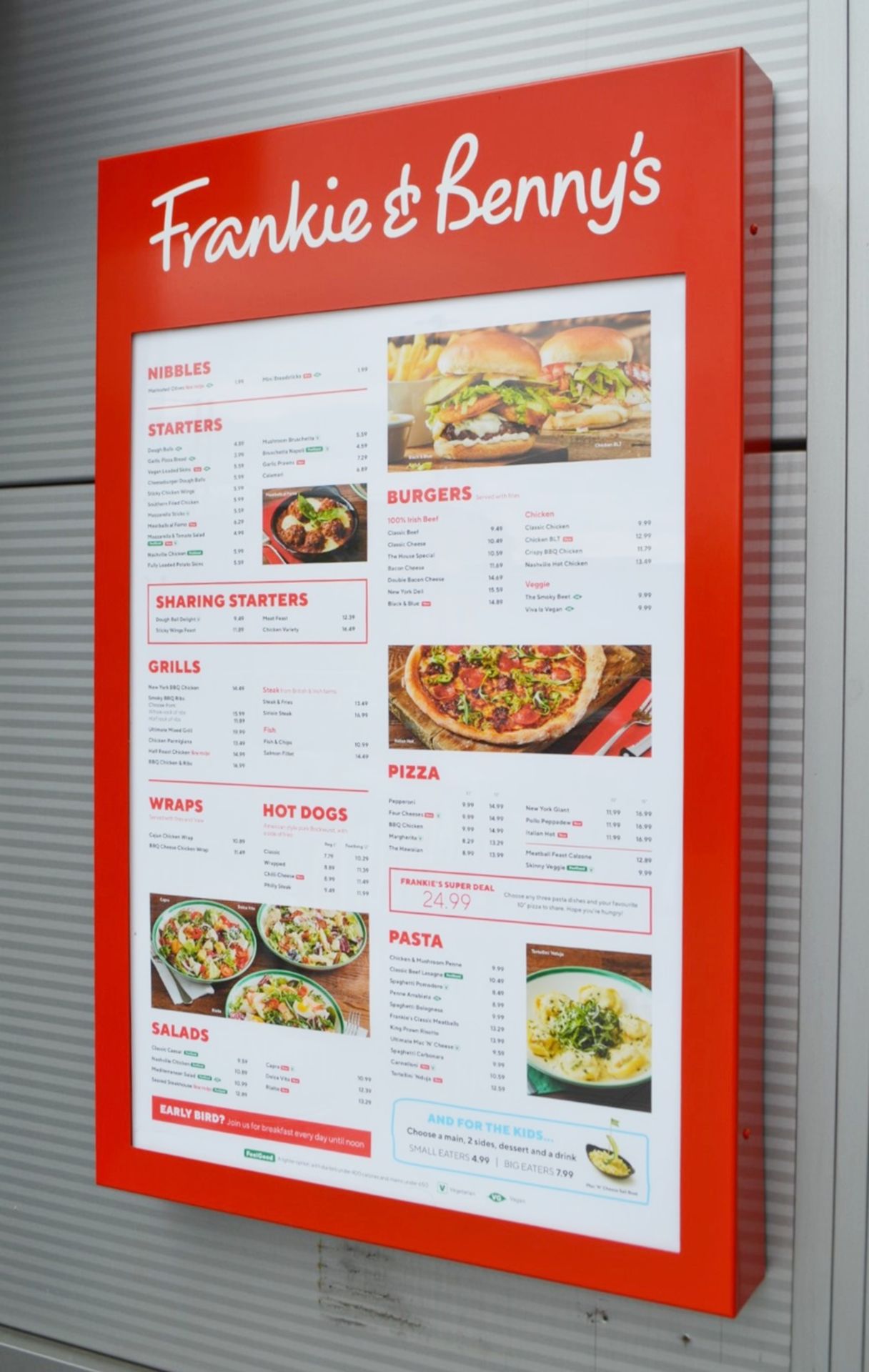 1 x Illuminated Menu Board For Outdoor Wall Mounted Use - H110 x W70 x D10 cms - CL470 - Location:
