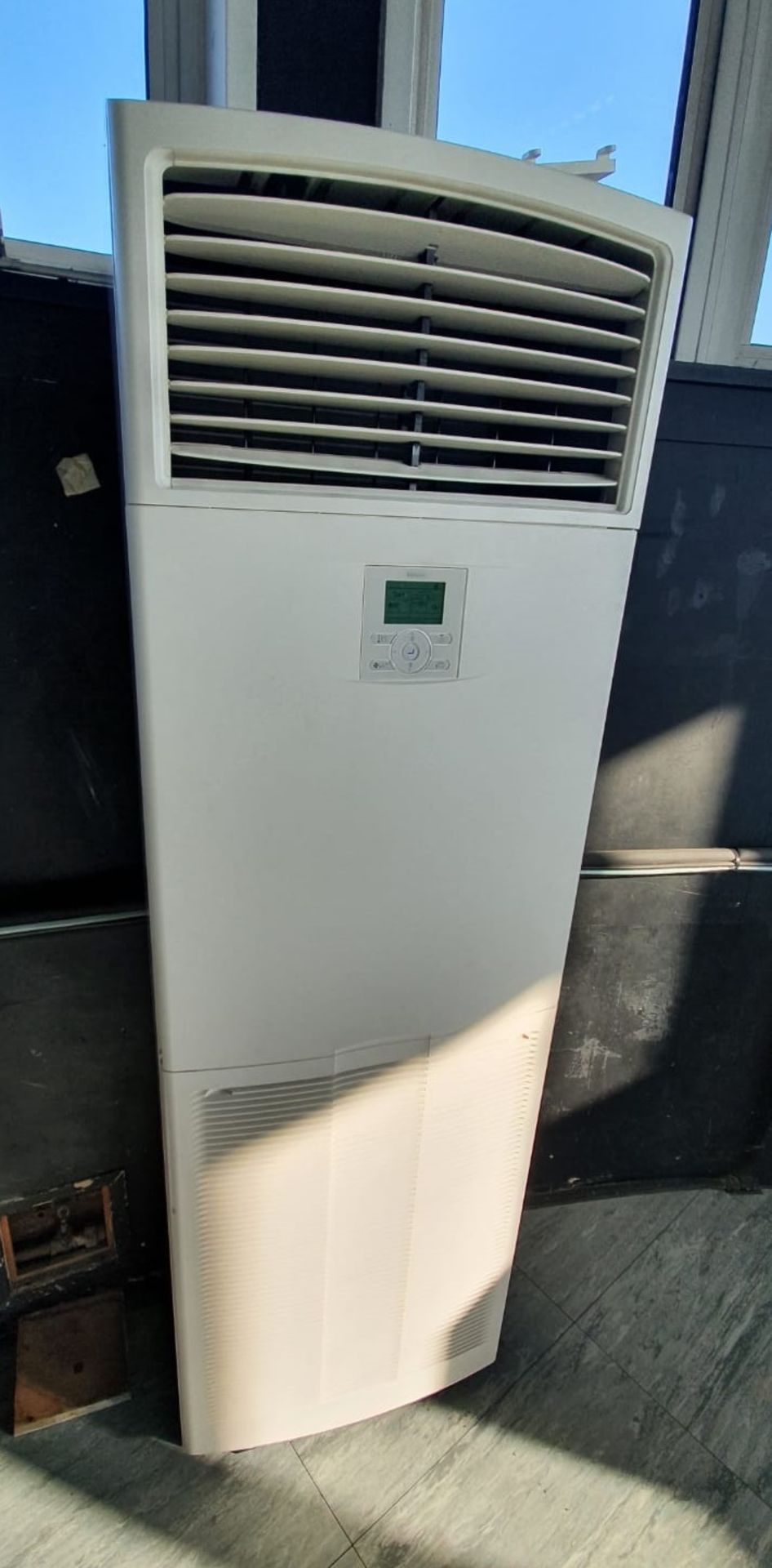 1 x Daikin Floor Mounted Indoor Seasonal Smart Inverter For Cooling / Heating - Single Phase