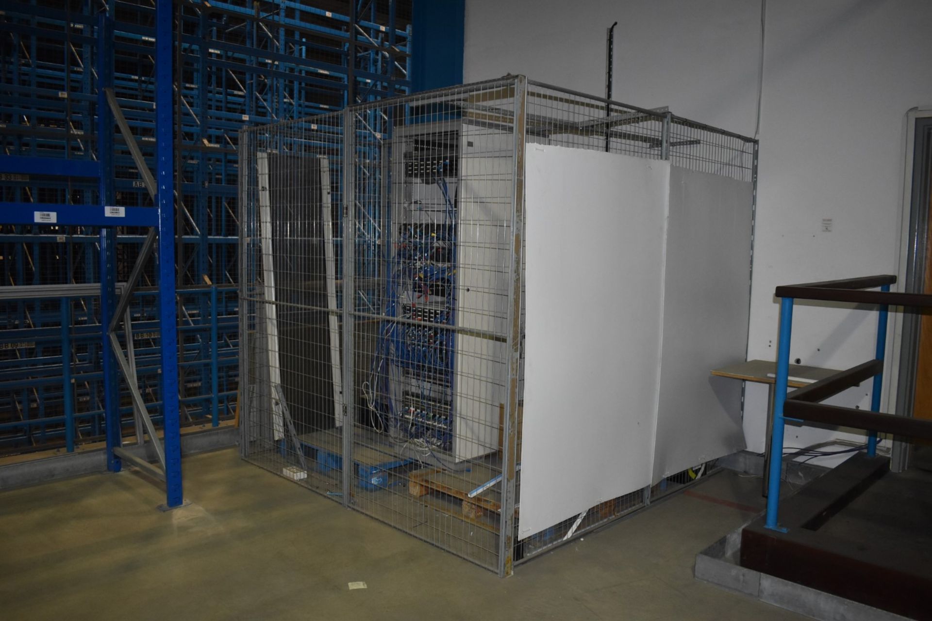 1 x Metal Security Storage Cage Enclosure With Door - Dimensions: W240 x D240 x H220cm Comes With - Image 2 of 2