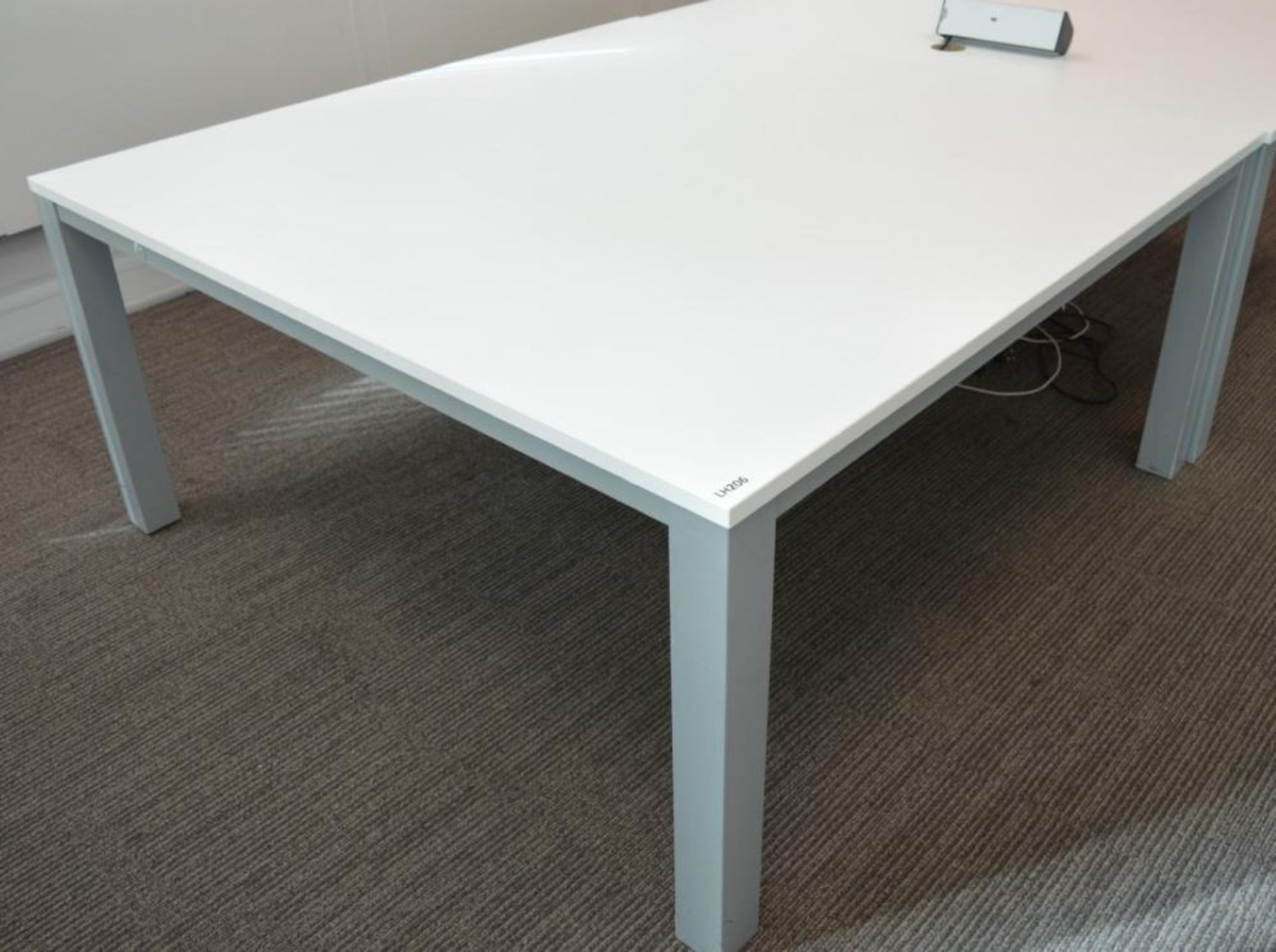 1 x Boardroom Meeting Table Finished With White Surface and Grey Metal Frame - H74 x L160 x W160 - Bild 4 aus 4