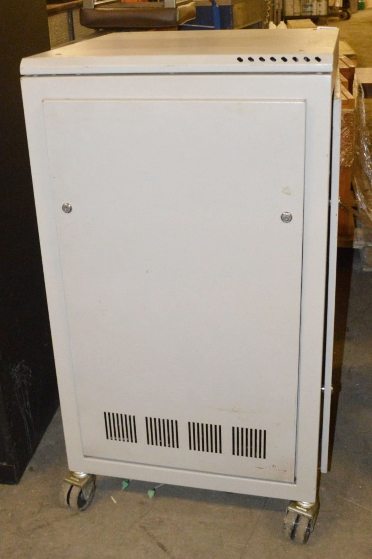 1 x Server Cabinet - Dimensions: 60 x 60 x 110cm - £1 Start, No Reserve - Ref: ma255 - CL011 - Bild 4 aus 6