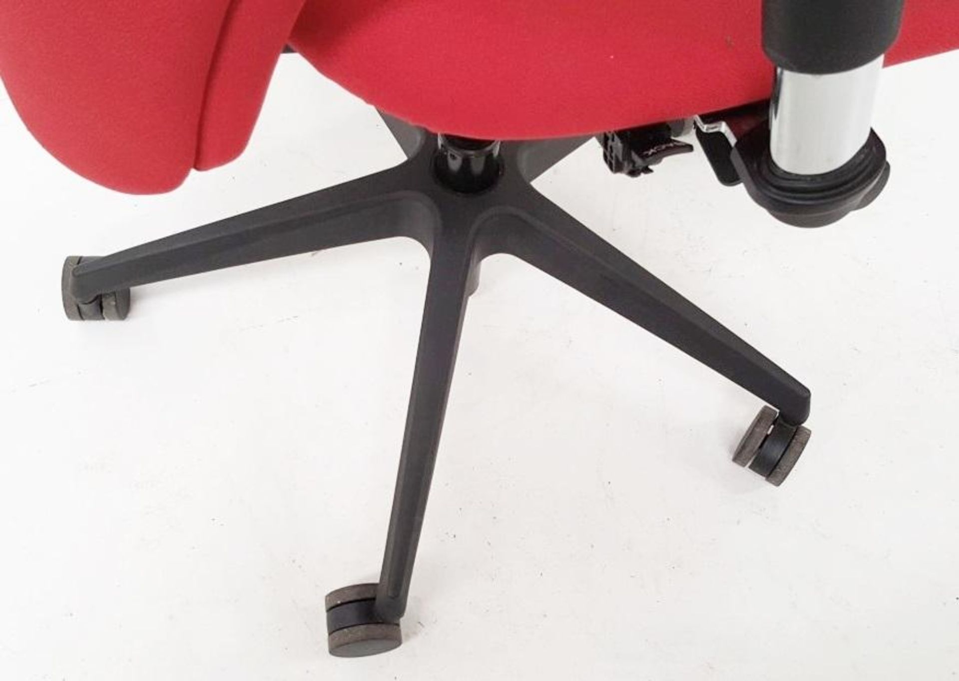 A Pair Of LIMA Branded Premium Adjustable Office Chairs Featuring Fixed Lumbar Support And Arm Rests - Bild 7 aus 7