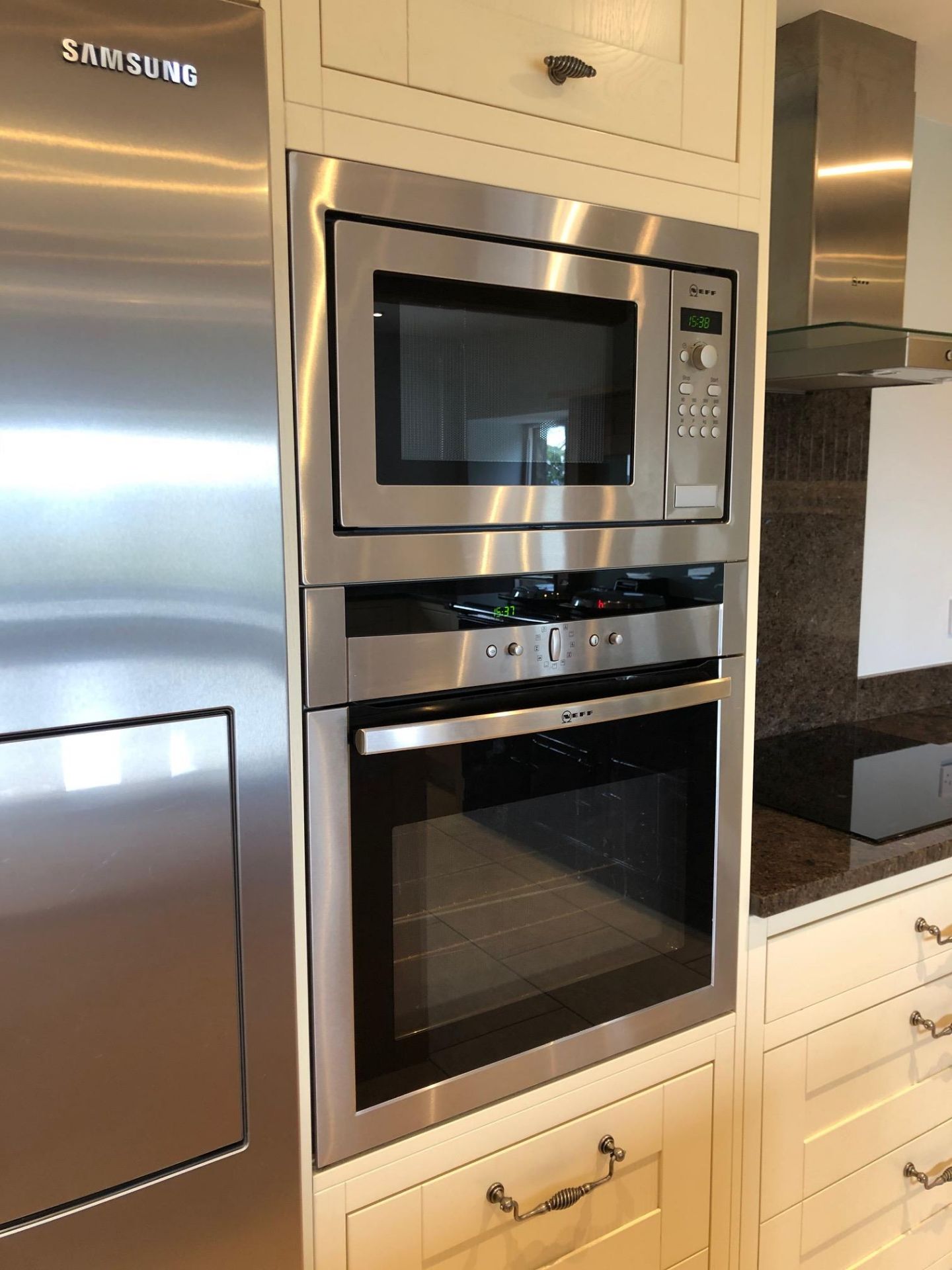 1 x Bespoke Milton Ivory Oak PWS Kitchen with 20mm Granite Worktops and Appliances -  ***NO VAT ON - Image 26 of 65