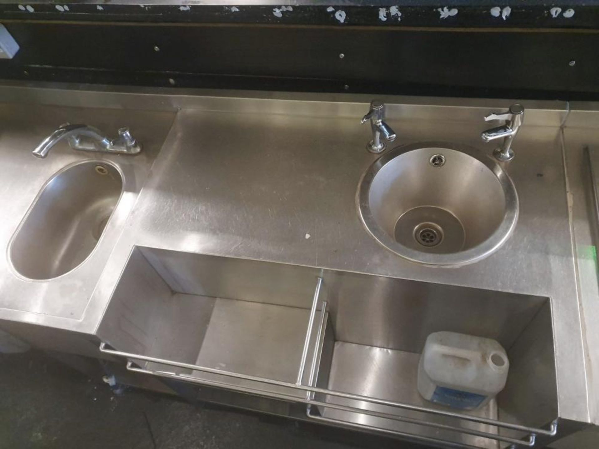 1 x Stainless Steel Back Bar - Features Hand Basins, Ice Wells With Bottle Speed Rails and More - Di - Image 7 of 10