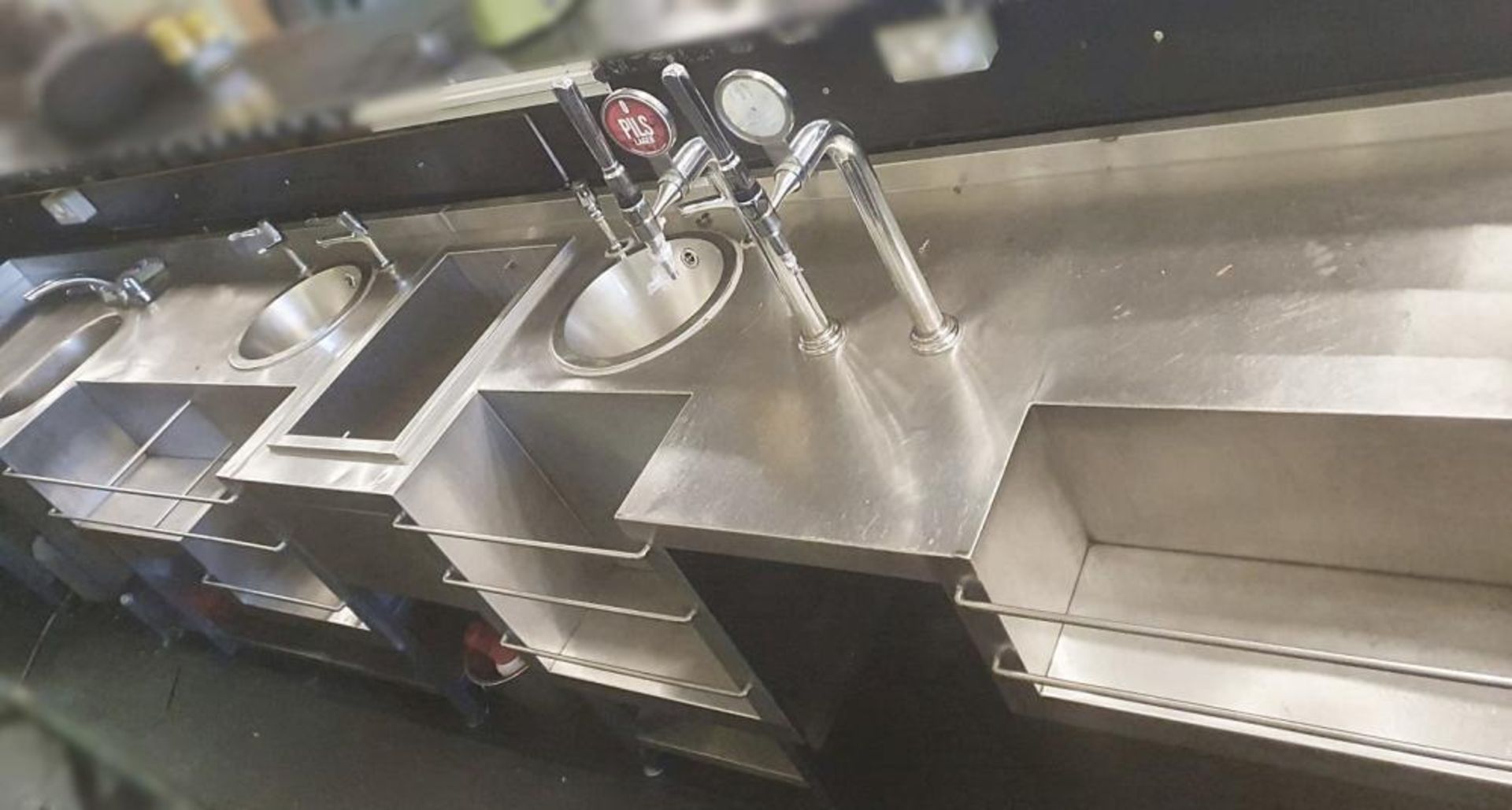 1 x Stainless Steel Back Bar - Features Hand Basins, Ice Wells With Bottle Speed Rails and More - Di