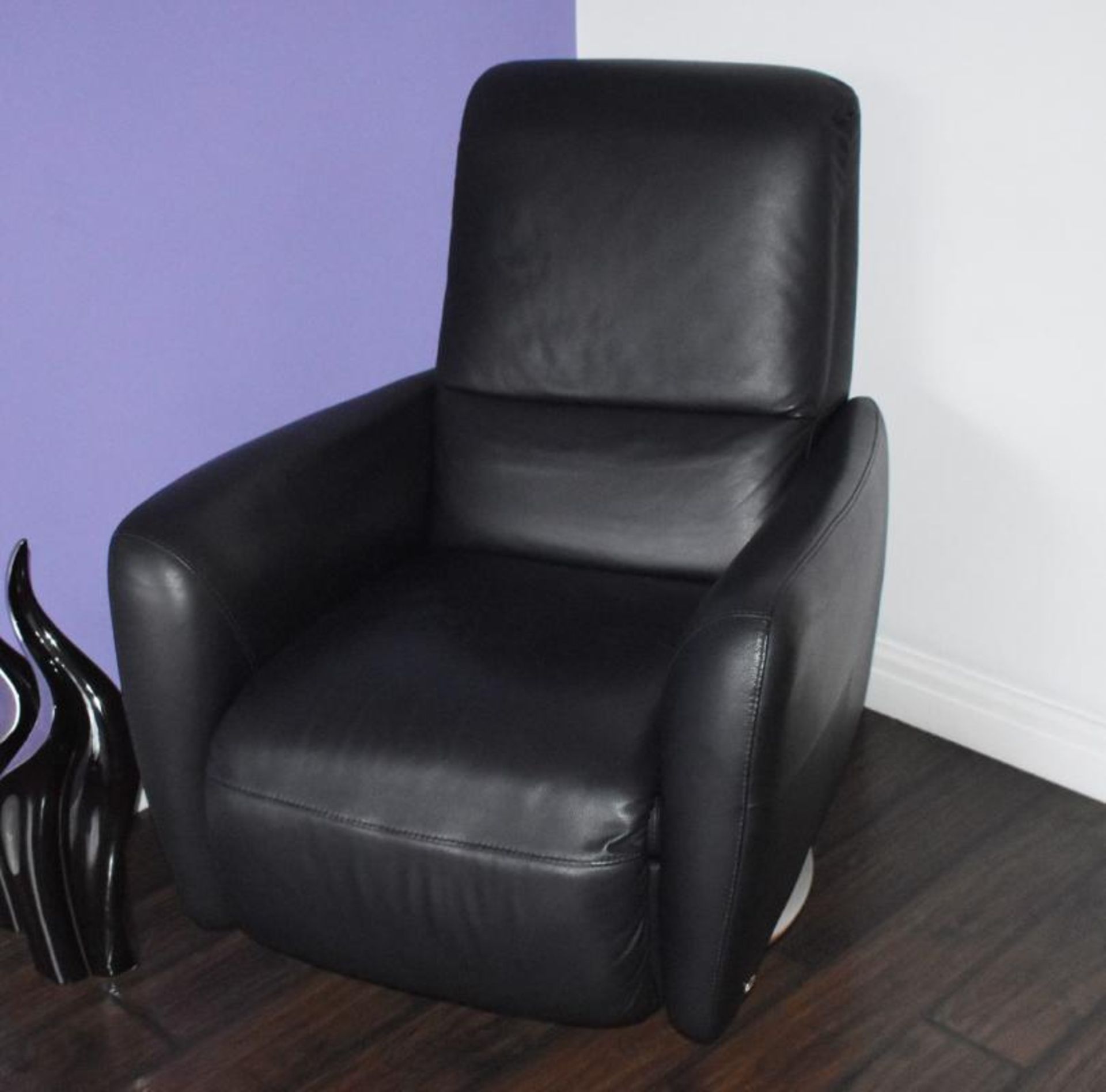 1 x Italsofa by Natuzzi Black Leather Swivel Arm Chair - CL469 - Location: Prestwich M25 - NO VAT