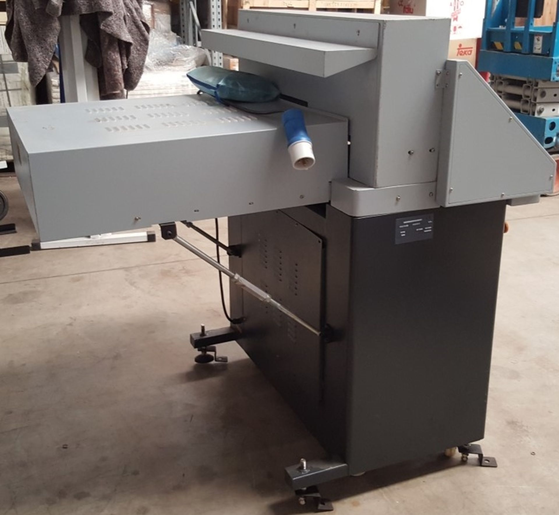 1 x Docon DC-8670HP Hydraulic Paper Guillotine - Heavy Duty Paper Cutting Machine - Image 5 of 10