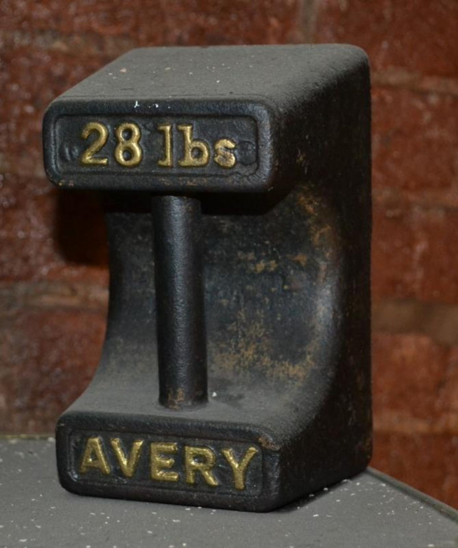 1 x Antique Avery Weighing Scales With Various Large Weights - H54 x W70 x D44 cms CL011 - Location: - Image 4 of 5