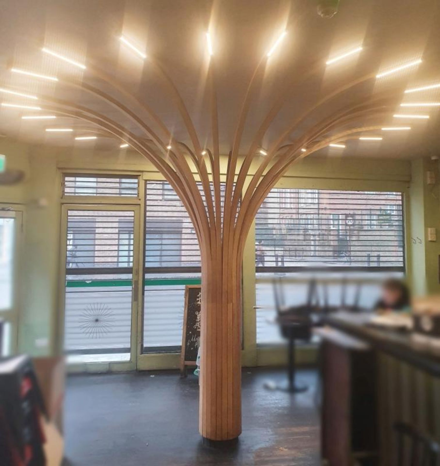 1 x Unique Illuminated Wooden Tree Sculptural Centrepiece Light Fitting - 2.7 Metres Tall - Recently - Image 2 of 8