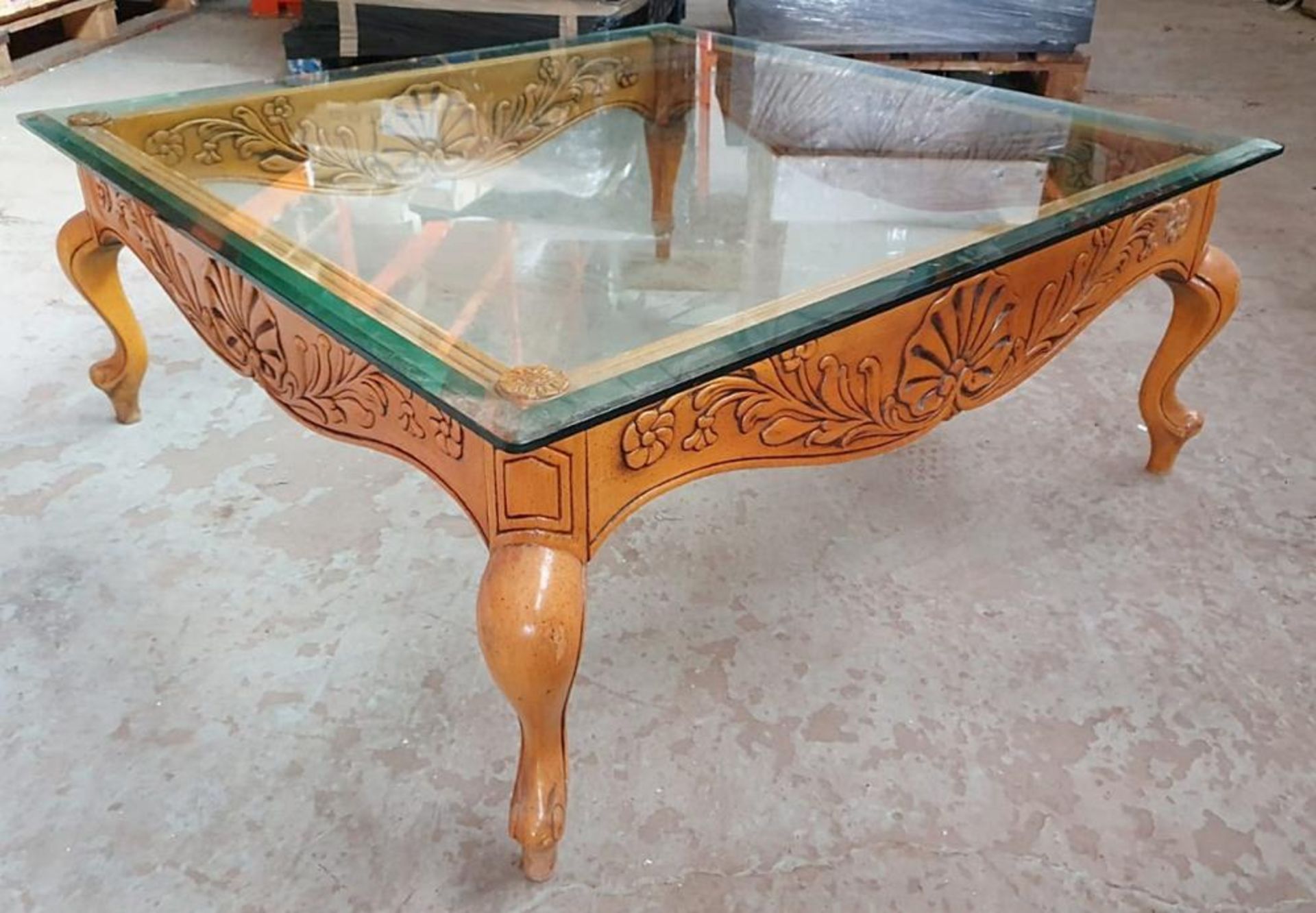 1 x Ornate Glass Topped Coffee Table Featuring Floral Motifs To The Sides - Dimensions: W105 x D105 - Bild 5 aus 5