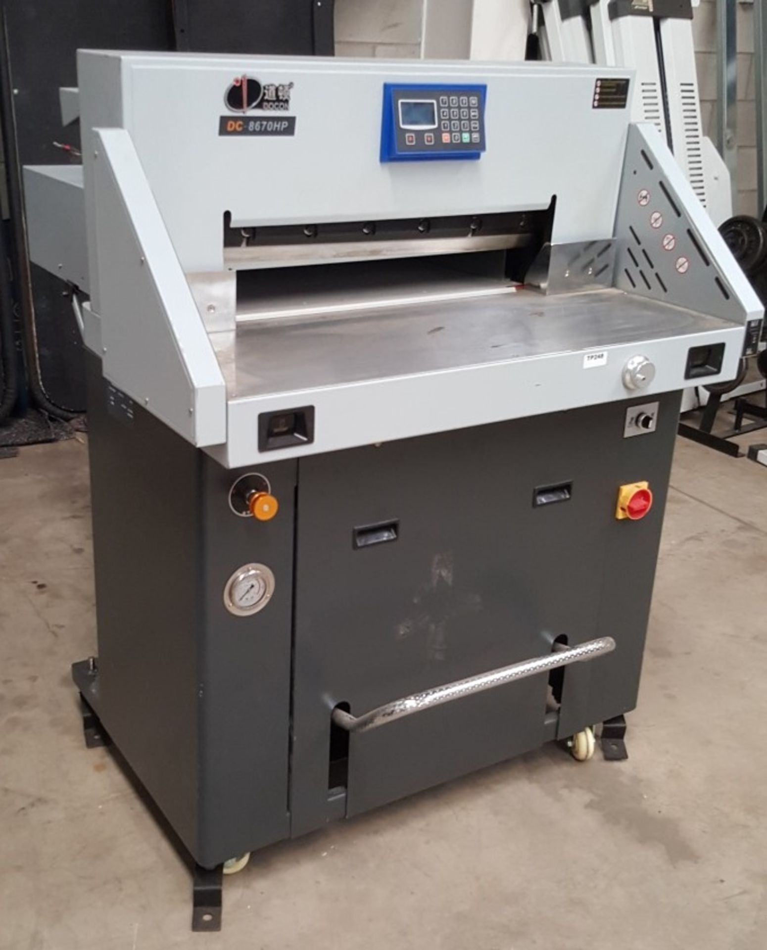 1 x Docon DC-8670HP Hydraulic Paper Guillotine - Heavy Duty Paper Cutting Machine - Image 10 of 10