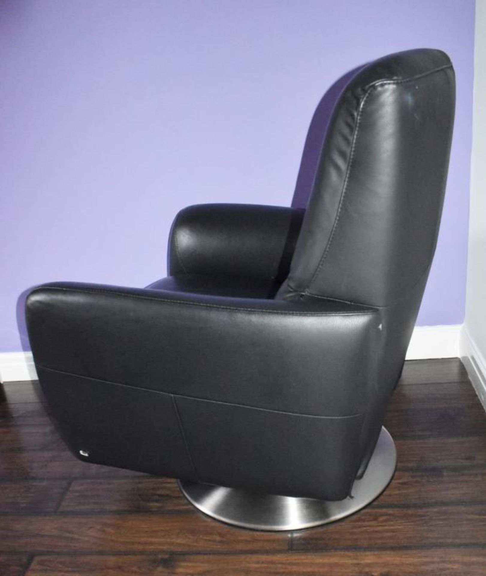 1 x Italsofa by Natuzzi Black Leather Swivel Arm Chair - CL469 - Location: Prestwich M25 - NO VAT - Image 7 of 7