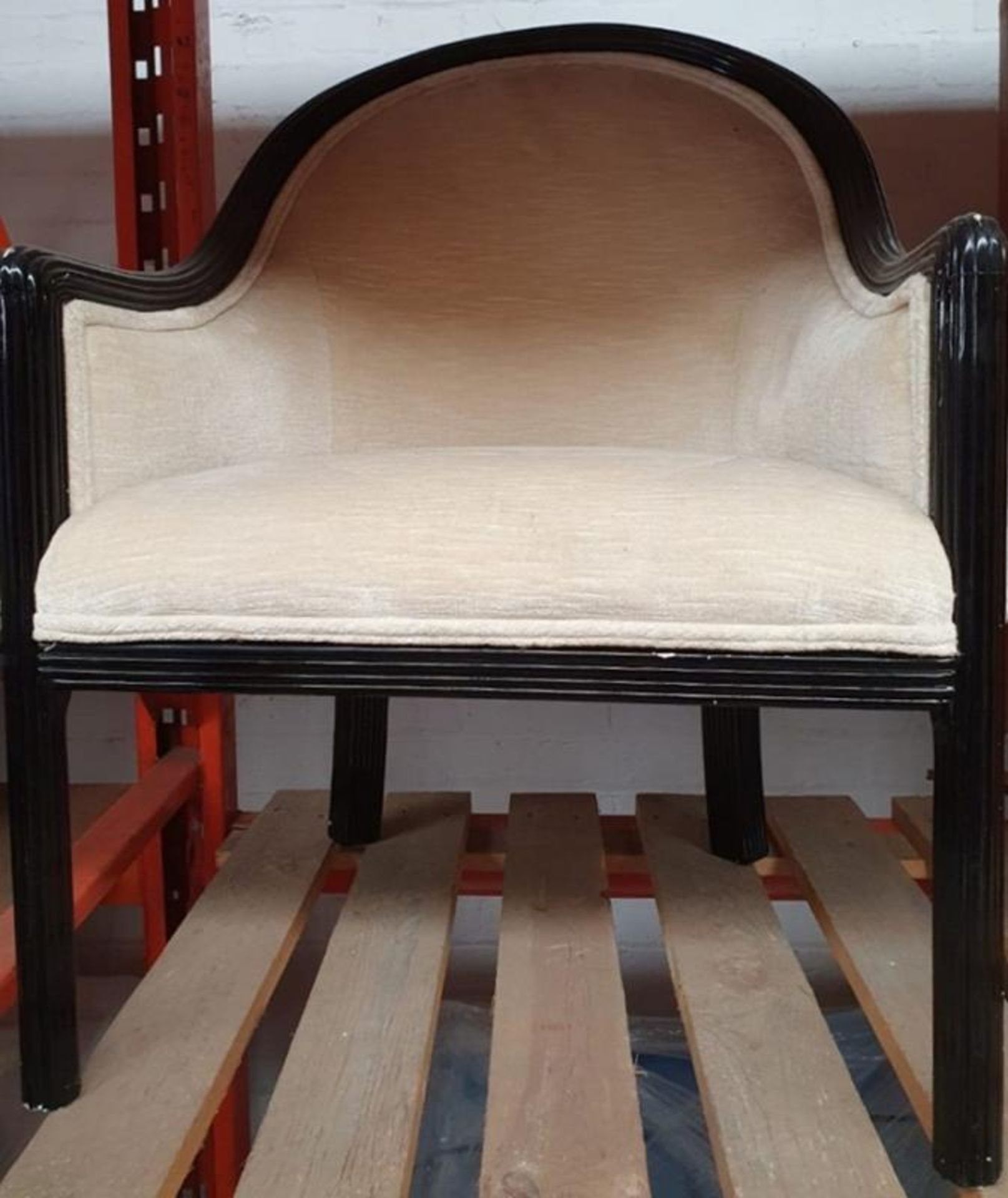 1 x Attractive Curved Armchair In Cream - Pre-owned In Good Condition - £1 Start, No Reserve - Image 9 of 10