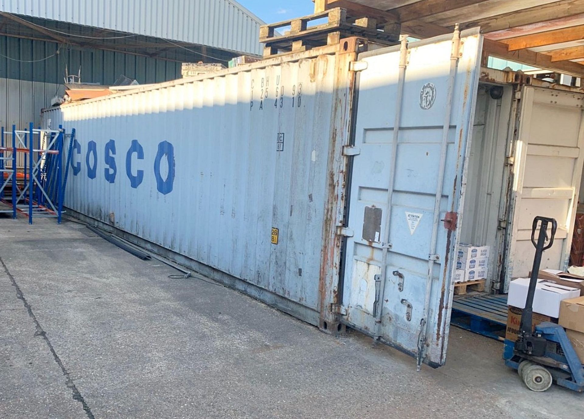 1 x Commercial 40ft Shipping / Storage Container With Fluorescent Lighting **Good Condition**