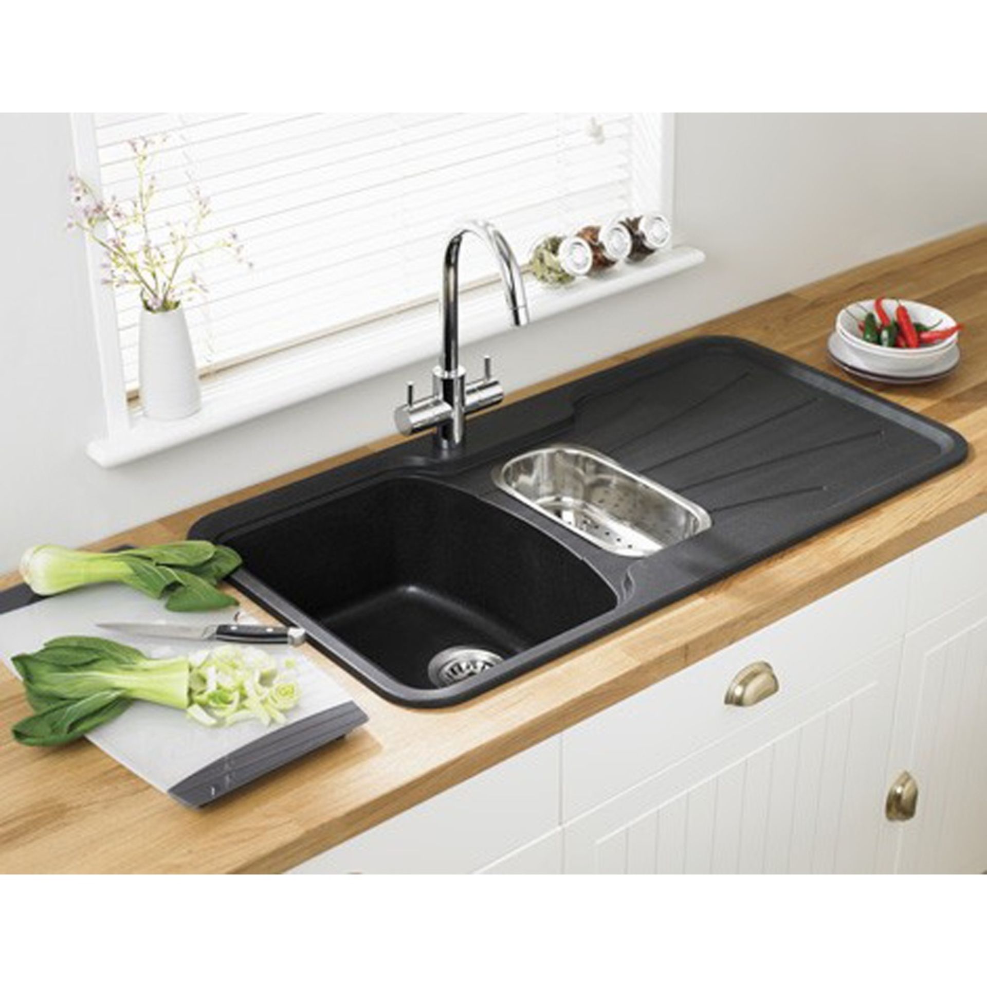 1 x Astracast Korona Kitchen Sink - Metallic Graphite Grey  - 1.5 Bowl With Drainer - Includes Waste