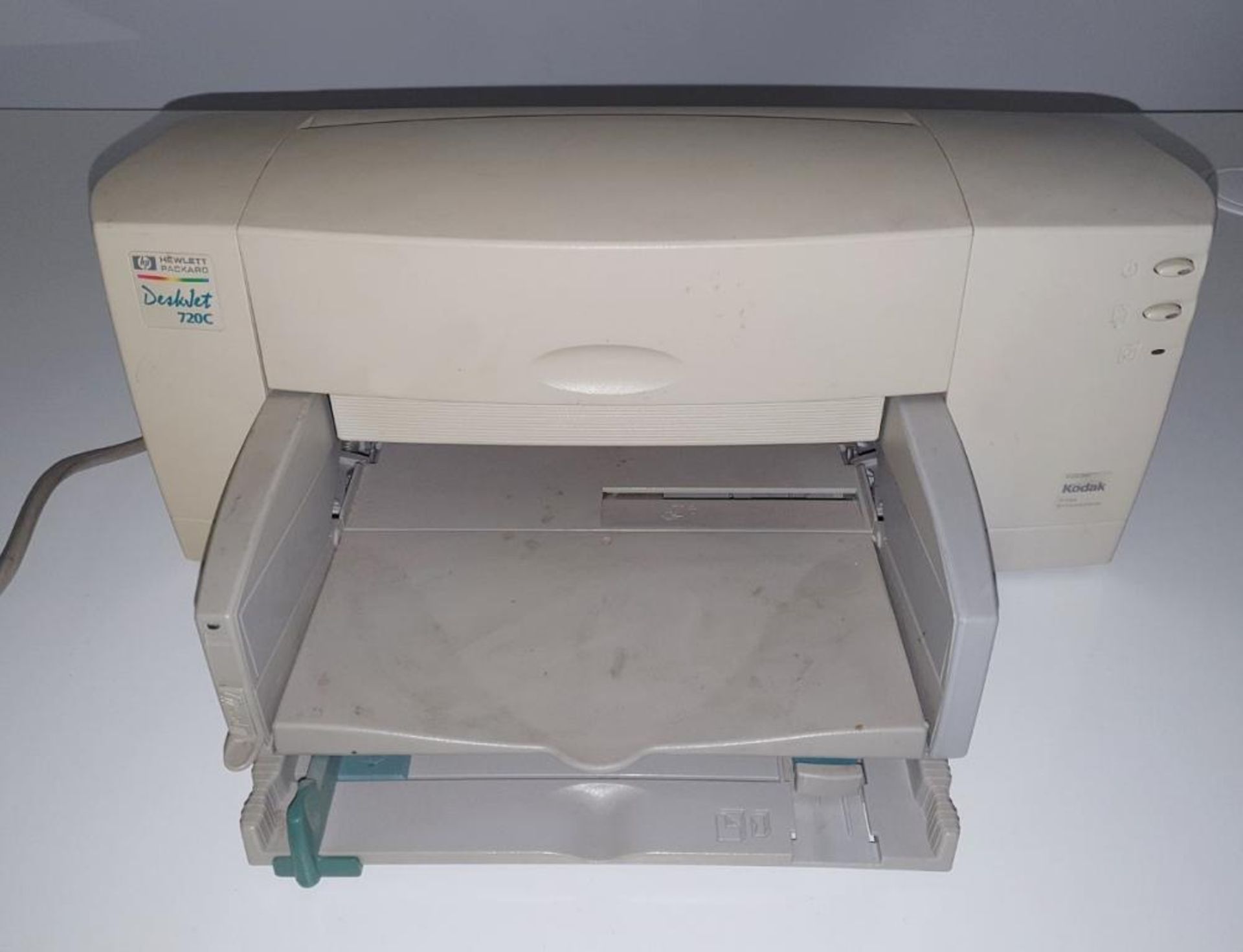 1 x Hewlett Packard DeskJet 720C Printer - CL011 - Location: Altrincham WA14 - Used in Good
