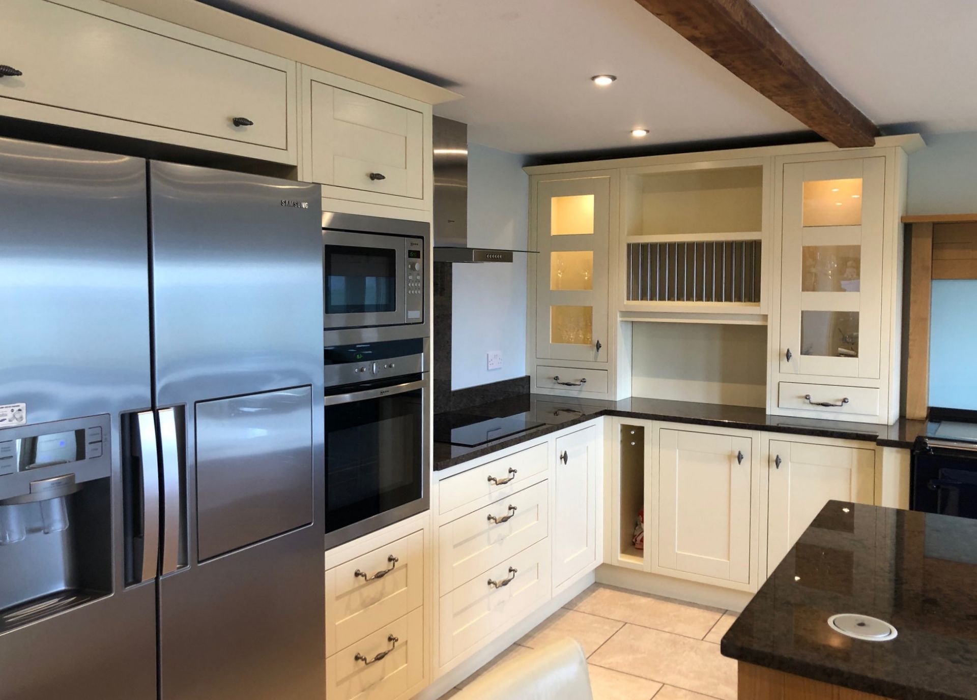 1 x Bespoke Milton Ivory Oak PWS Kitchen with 20mm Granite Worktops and Appliances -  ***NO VAT ON - Image 33 of 65