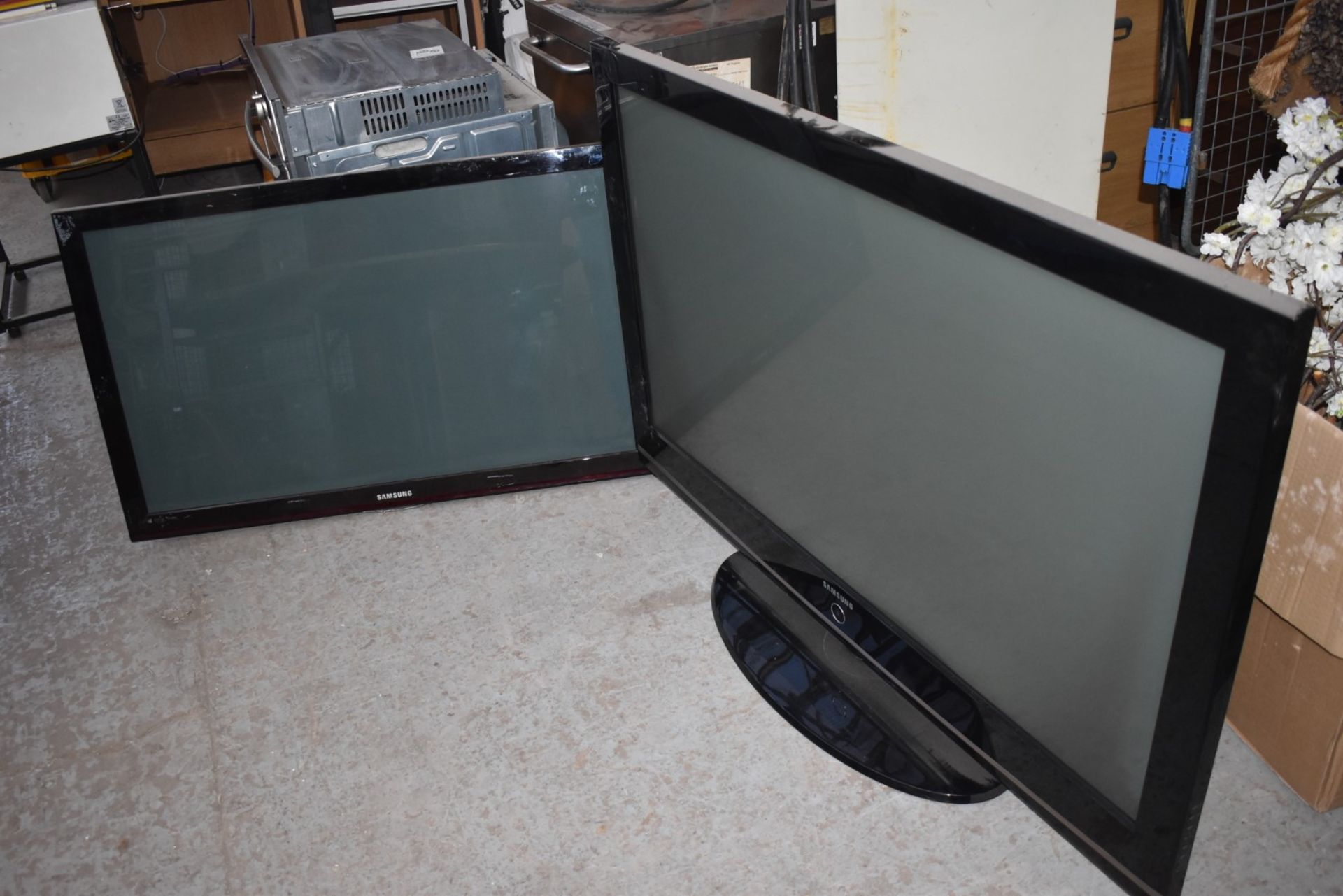 2 x Samsung Flatscreen Televisions - Includes 43 Inch and 50 Inch Sizes - CL011 - Location: - Bild 2 aus 4