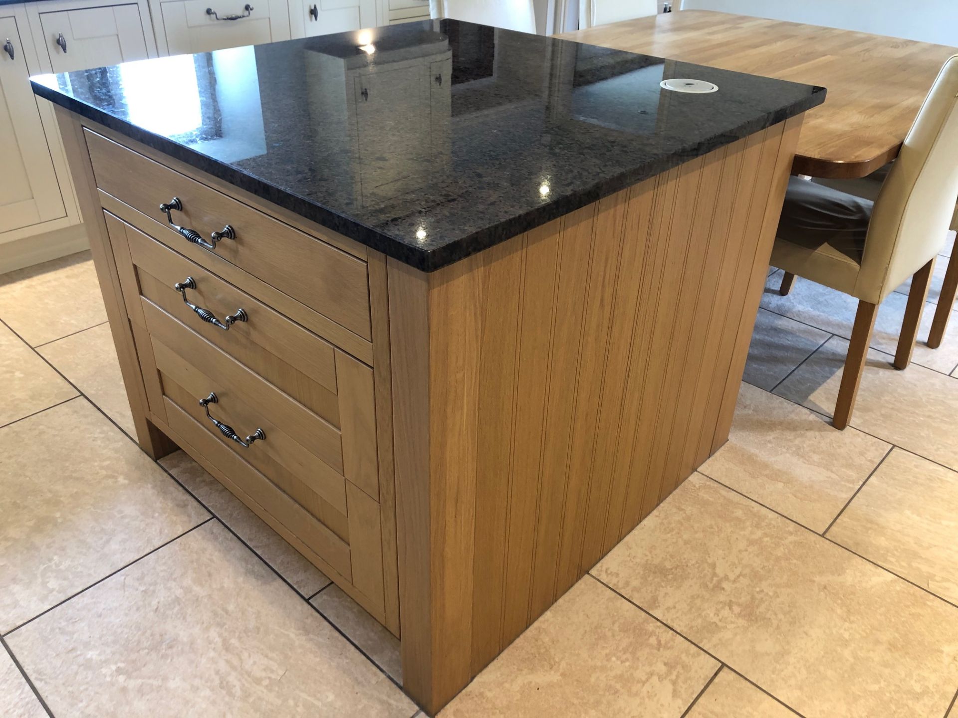 1 x Bespoke Milton Ivory Oak PWS Kitchen with 20mm Granite Worktops and Appliances -  ***NO VAT ON - Bild 12 aus 65