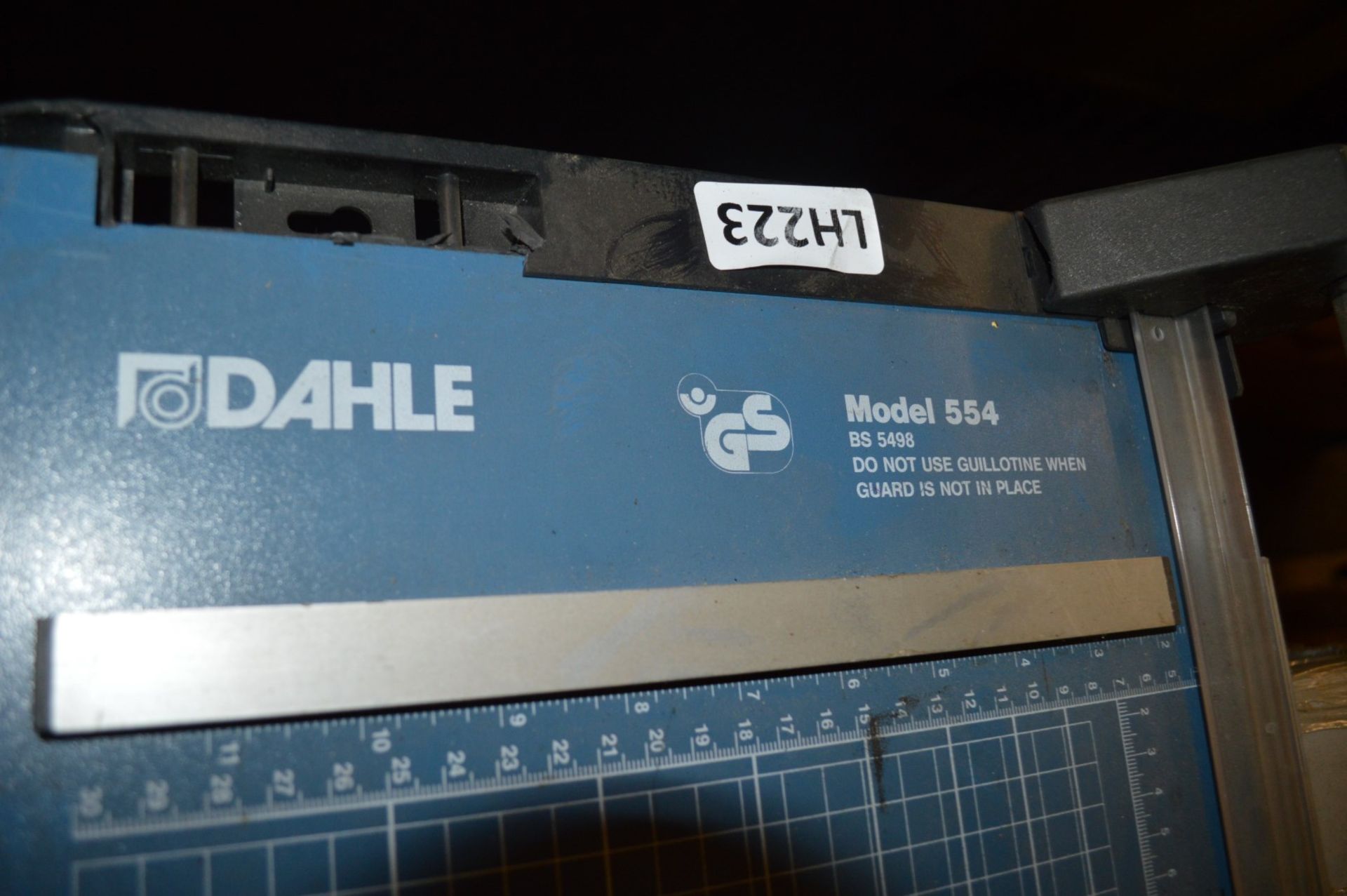 1 x Dahle 554 Professional Rolling Trimmer - 28 1/4" cutting length - £1 Start, No Reserve - Image 3 of 3