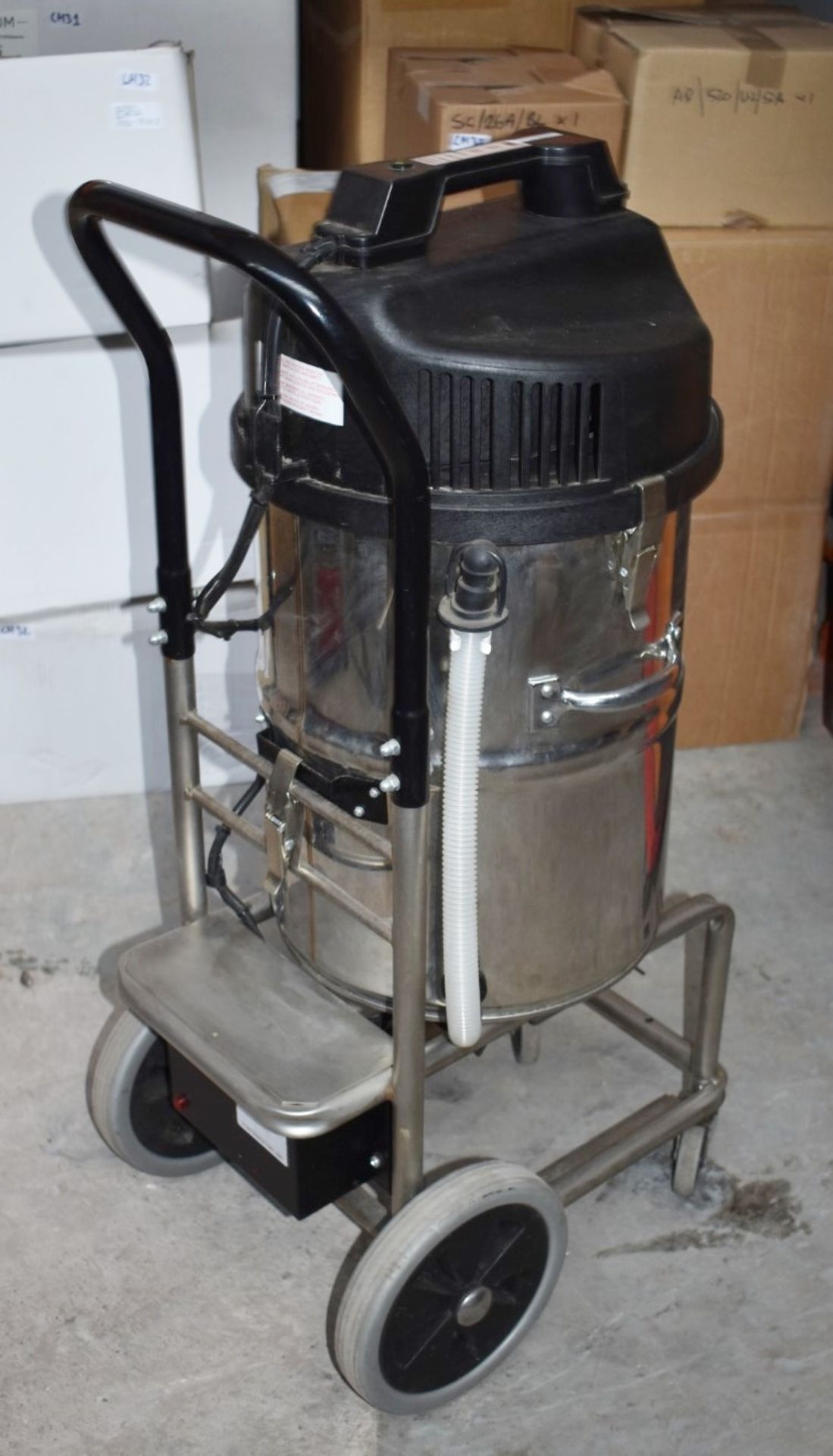 1 x Numatic WVDB750 Battery Powered Wet & Dry Vacuum Cleaner With Stainless Steel Body - Image 3 of 3