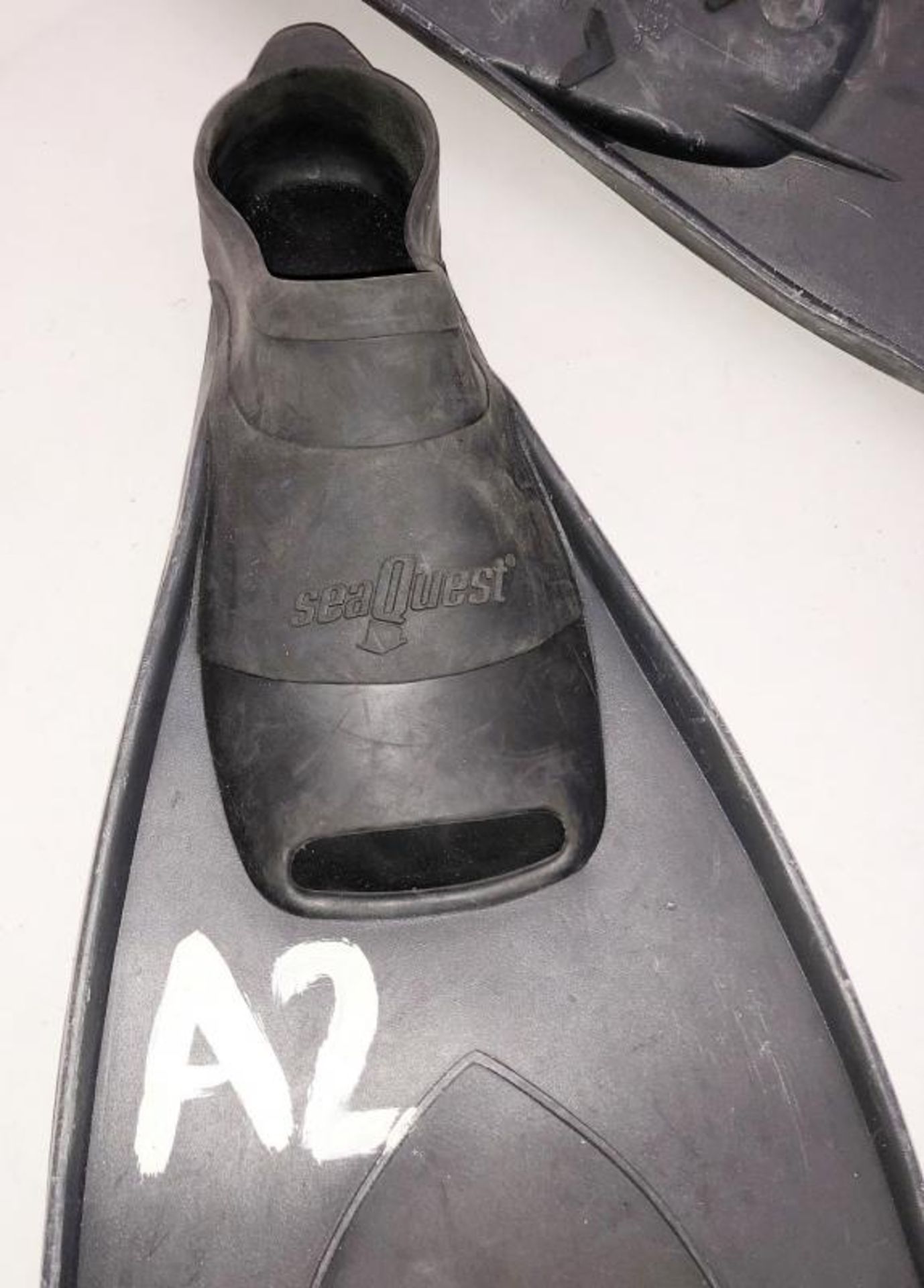 2 x Pairs Of Size 8-9 Diving Fins - Ref: NS169, NS170, NS225, NS226 - CL349 - Location: Altrincham W - Image 3 of 10