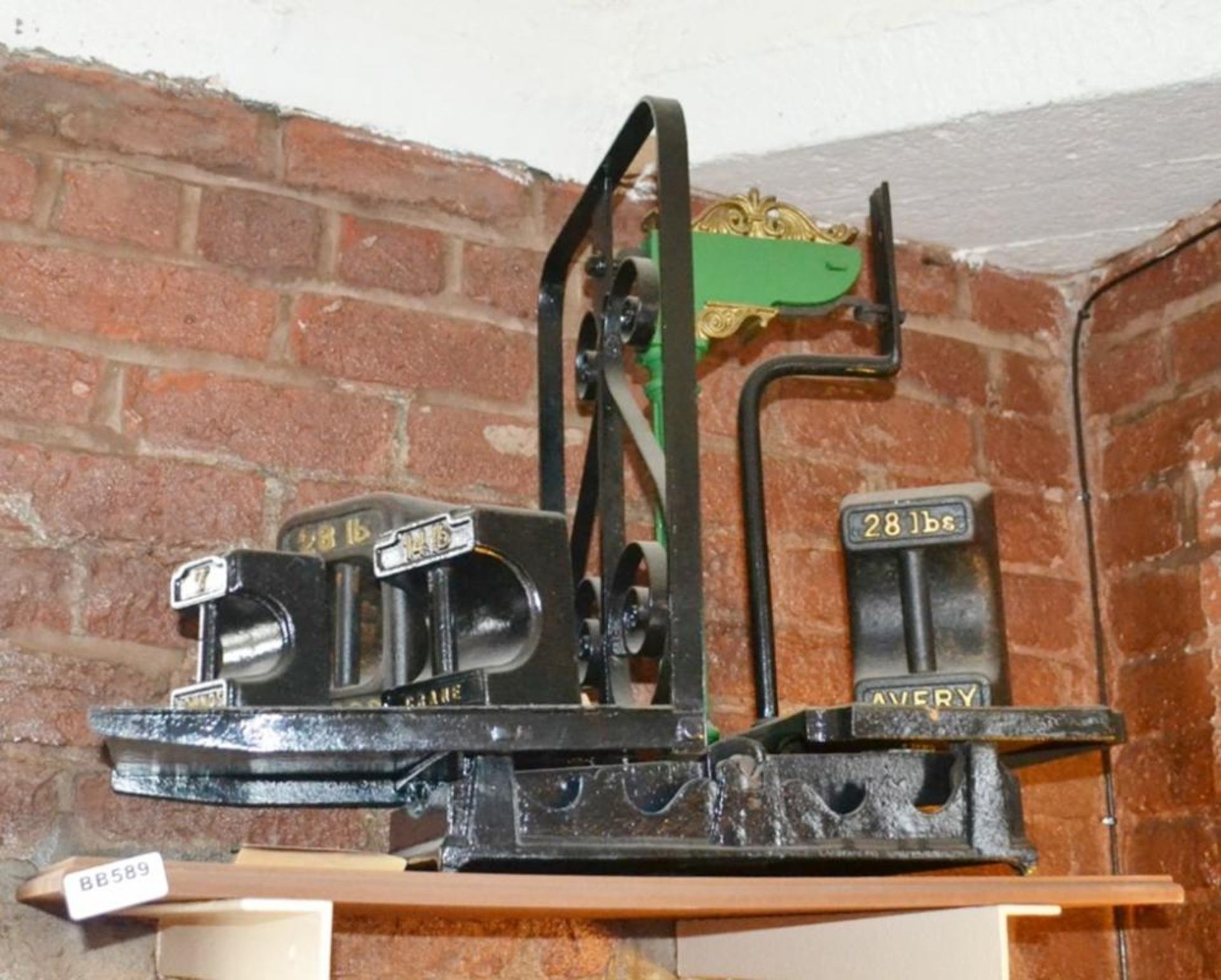 1 x Antique Avery Weighing Scales With Various Large Weights - H54 x W70 x D44 cms CL011 - Location: