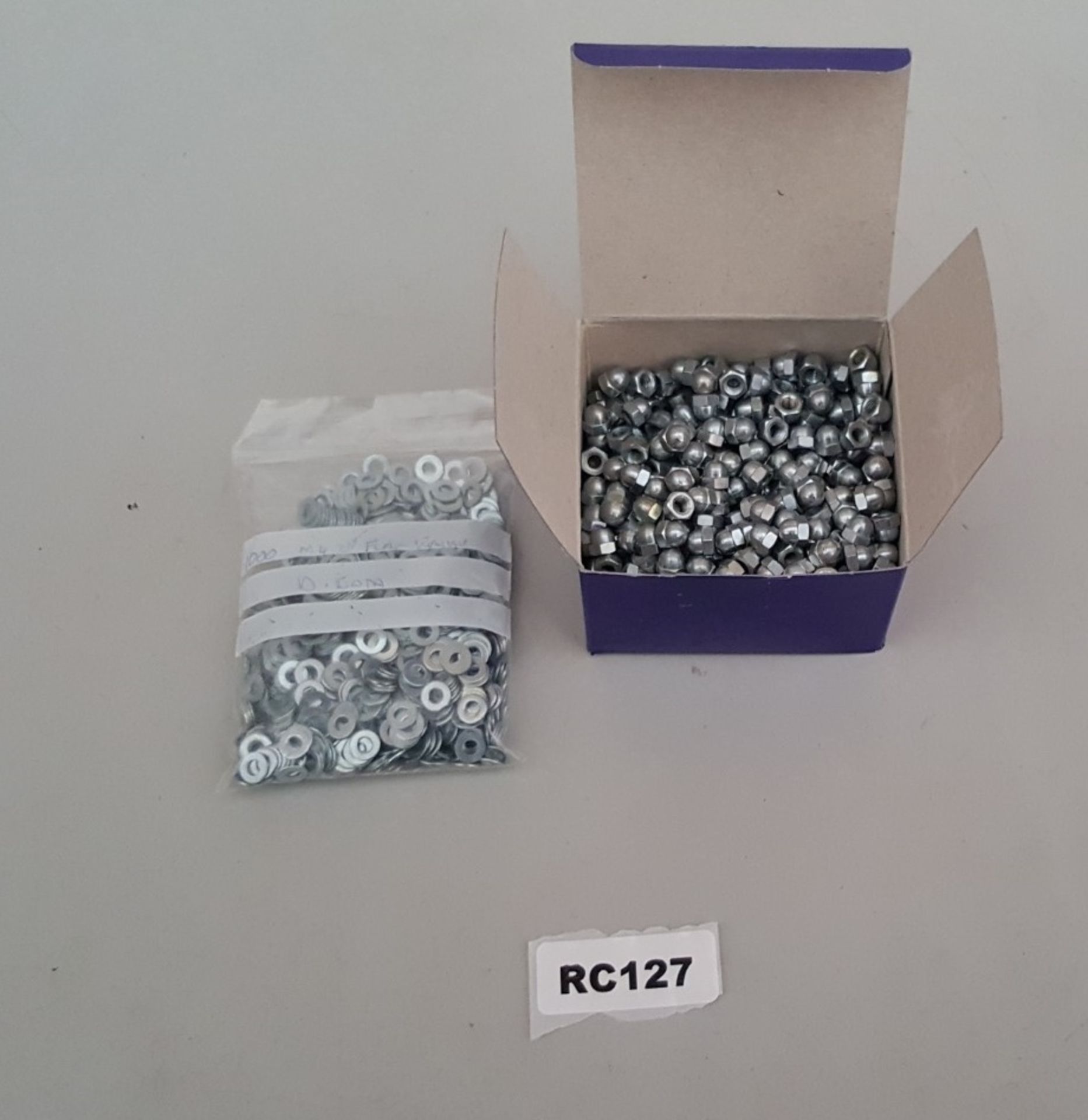 1 x Domenuts M4 Approximately 500 And FLAT WASHERS M4 Approximately 500 - Ref RC127 - CL011 - Locat - Bild 2 aus 2