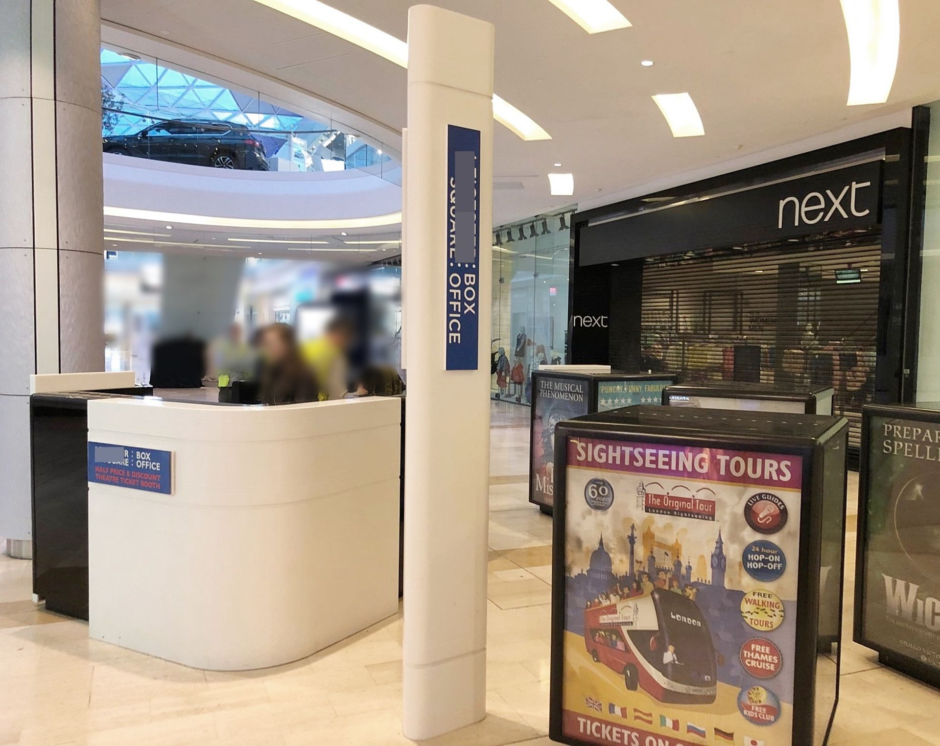 1 x Bespoke Resin / Corian Retail Kiosk / Counter + 4 x Advertising Display Cubes And 2.6 Totem Pole