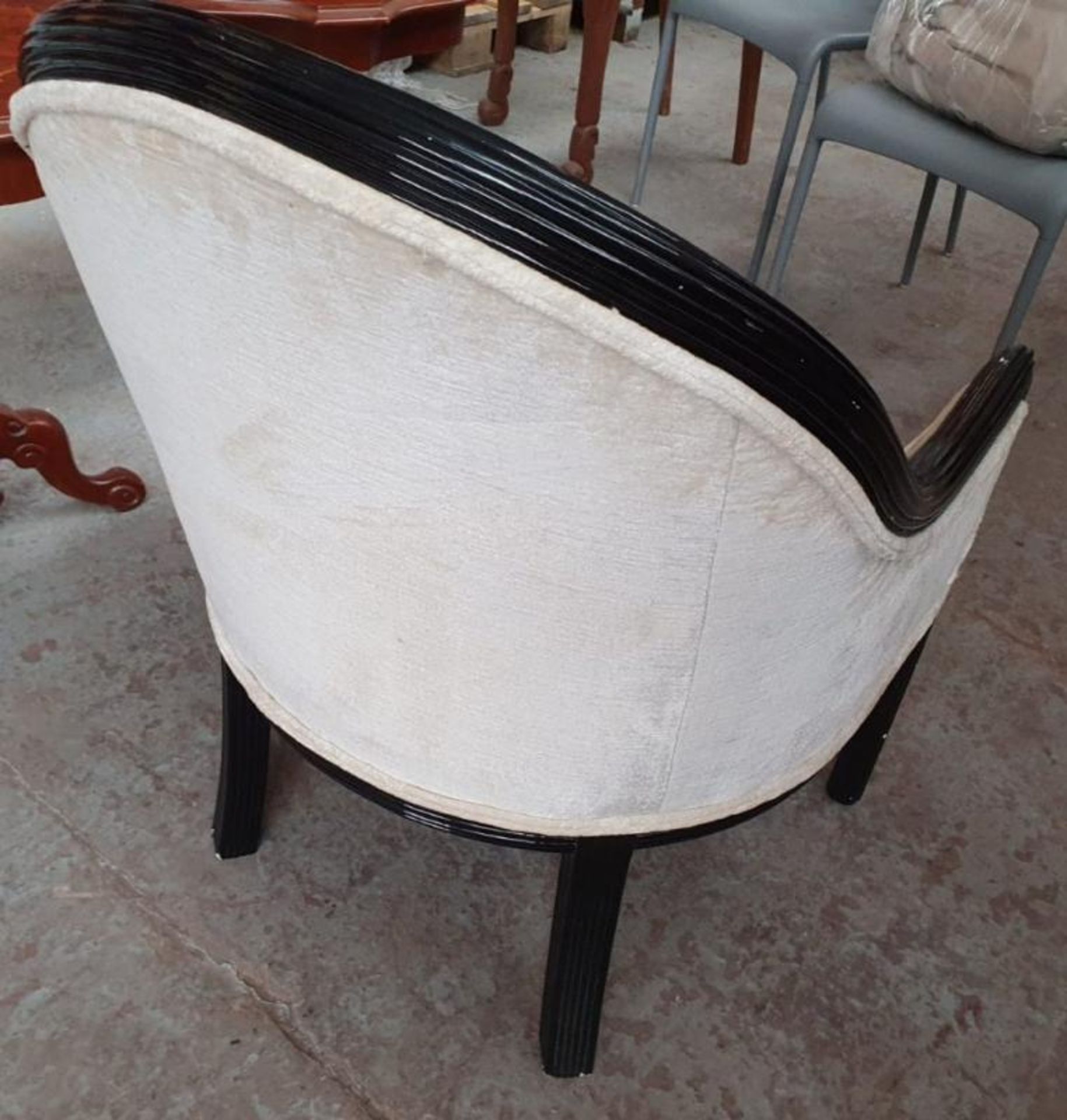 1 x Attractive Curved Armchair In Cream - Pre-owned In Good Condition - £1 Start, No Reserve - Image 7 of 10
