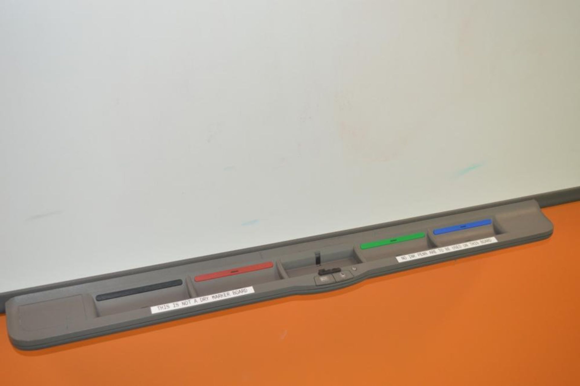 1 x Smart Whiteboard With Selection Of Pens - H126 x W166 cms - CL287 - Ref LH201 - Low Start, No Re - Image 2 of 3