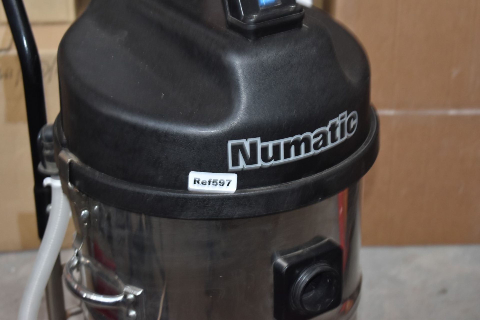 1 x Numatic WVDB750 Battery Powered Wet & Dry Vacuum Cleaner With Stainless Steel Body - Image 2 of 3