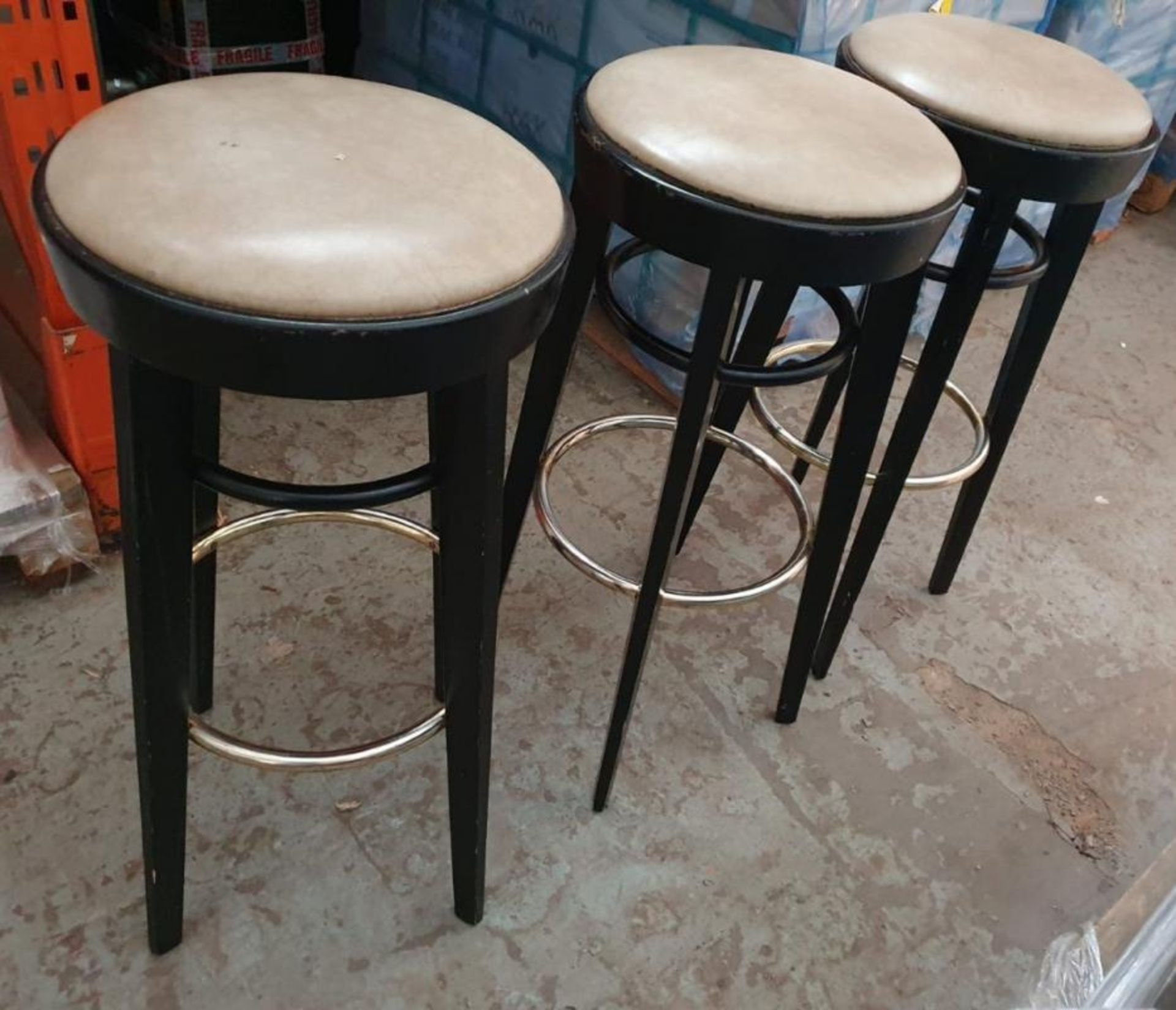 3 x Commercial Bar Stools - Taken From A Popular Patisserie In Good Condition - Height 82cm x diamet - Bild 2 aus 3