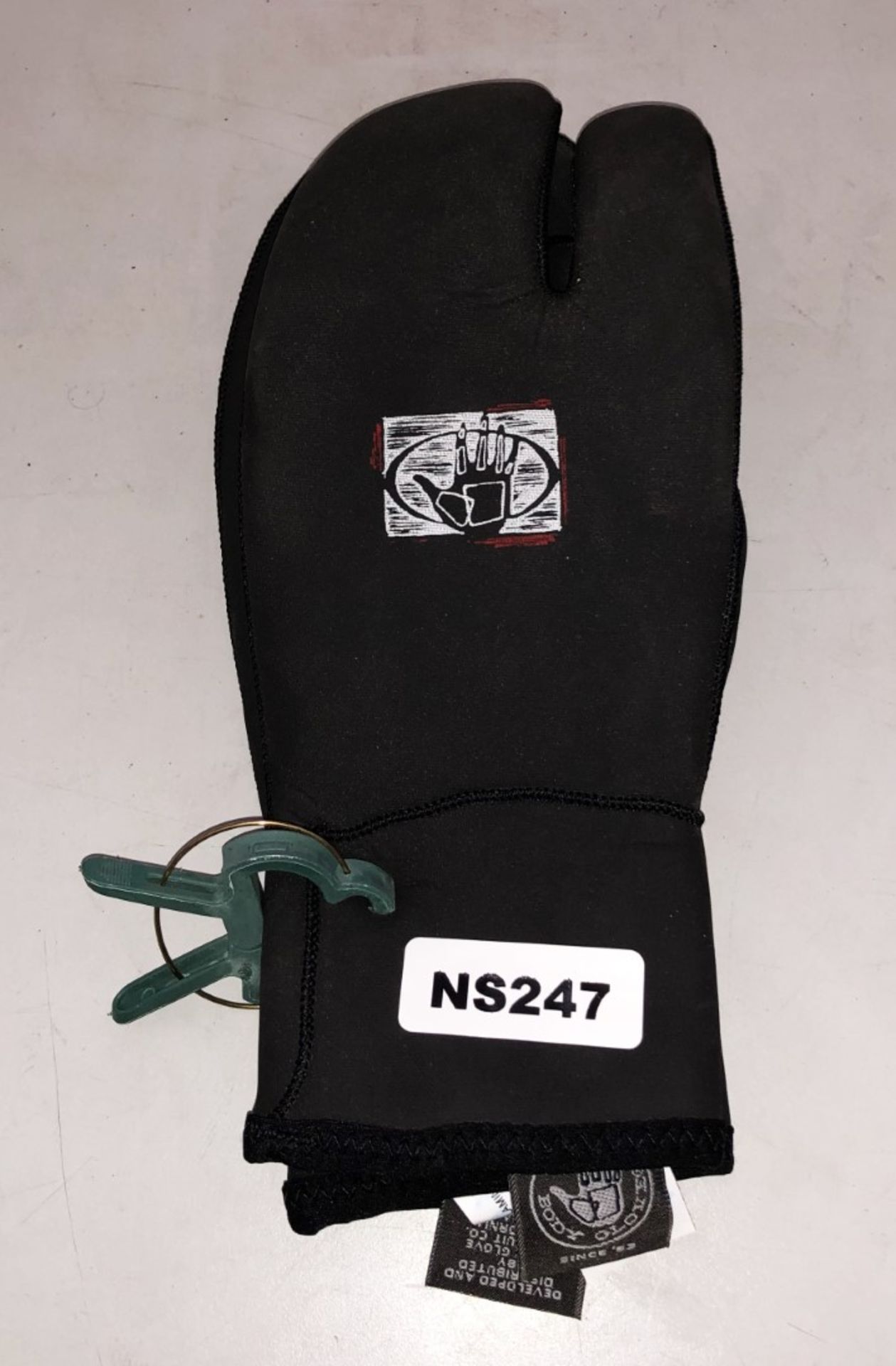 4 x Pairs Of Black Body Glove Claw Gloves - CL349 - Altrincham WA14 - Image 9 of 9