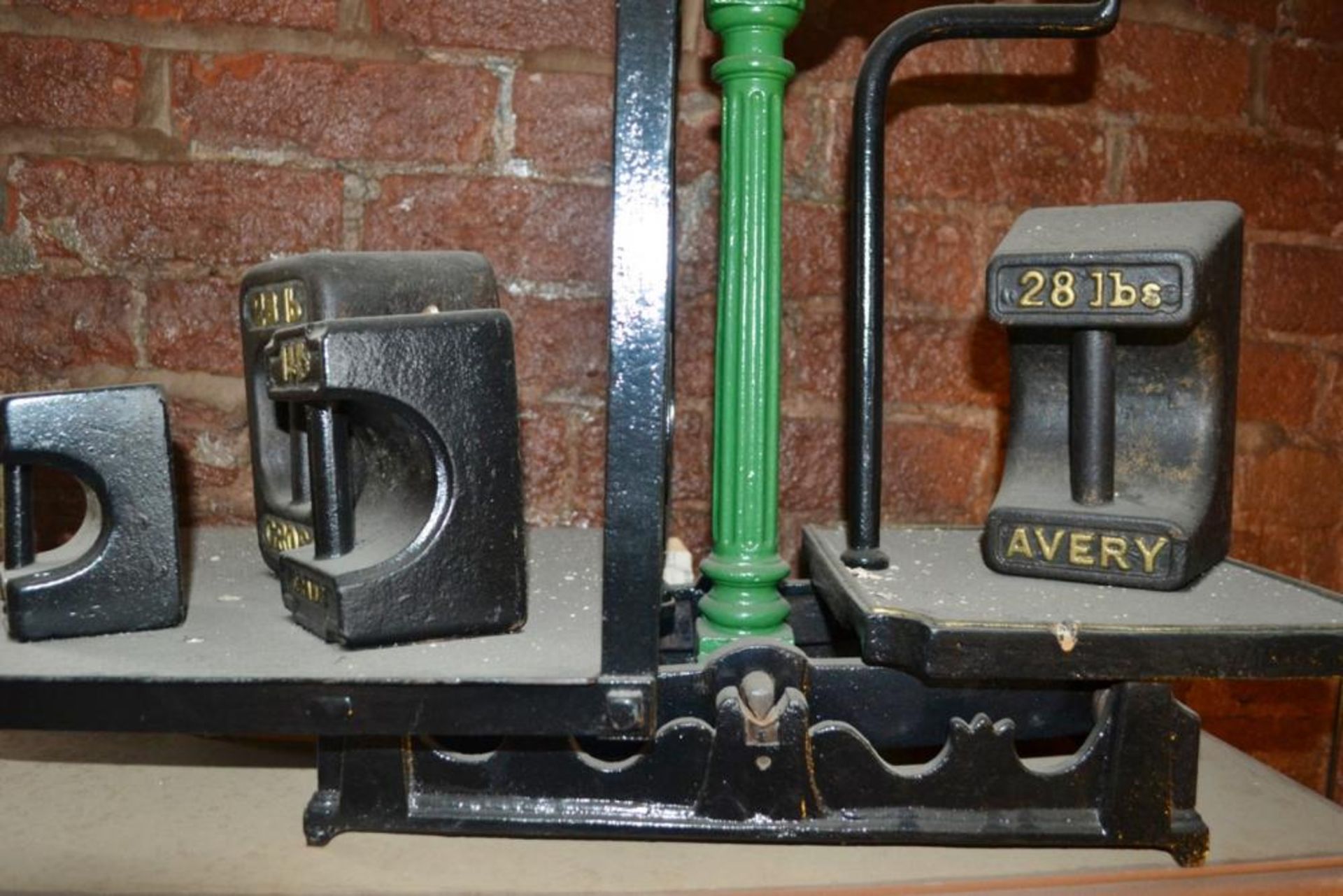 1 x Antique Avery Weighing Scales With Various Large Weights - H54 x W70 x D44 cms CL011 - Location: - Image 5 of 5