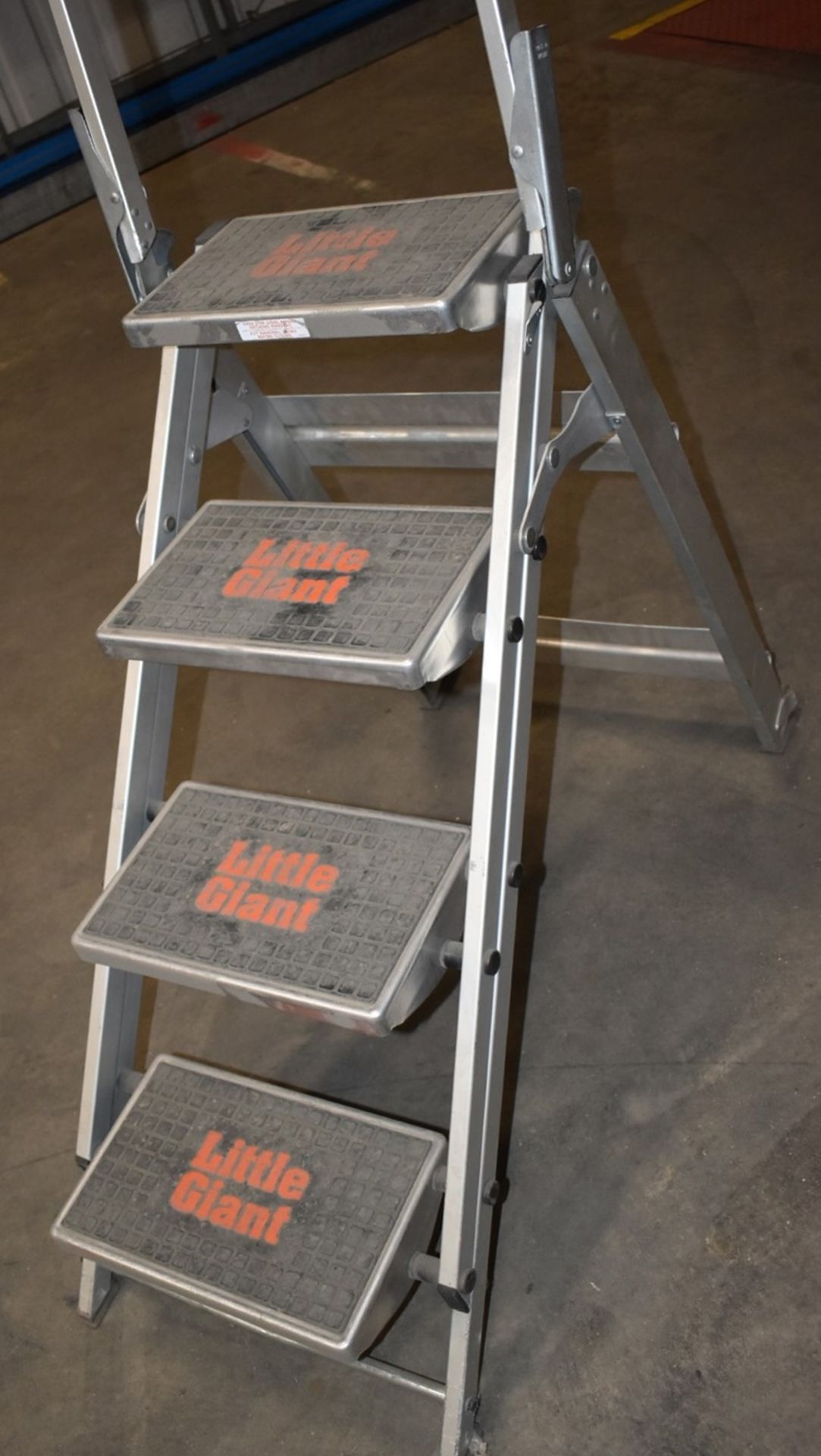 1 x Little Giant 4 tread Step Ladder - Ref FE194 WH - CL480 - Location: Altrincham WA14 - RRP £219 - Image 4 of 4