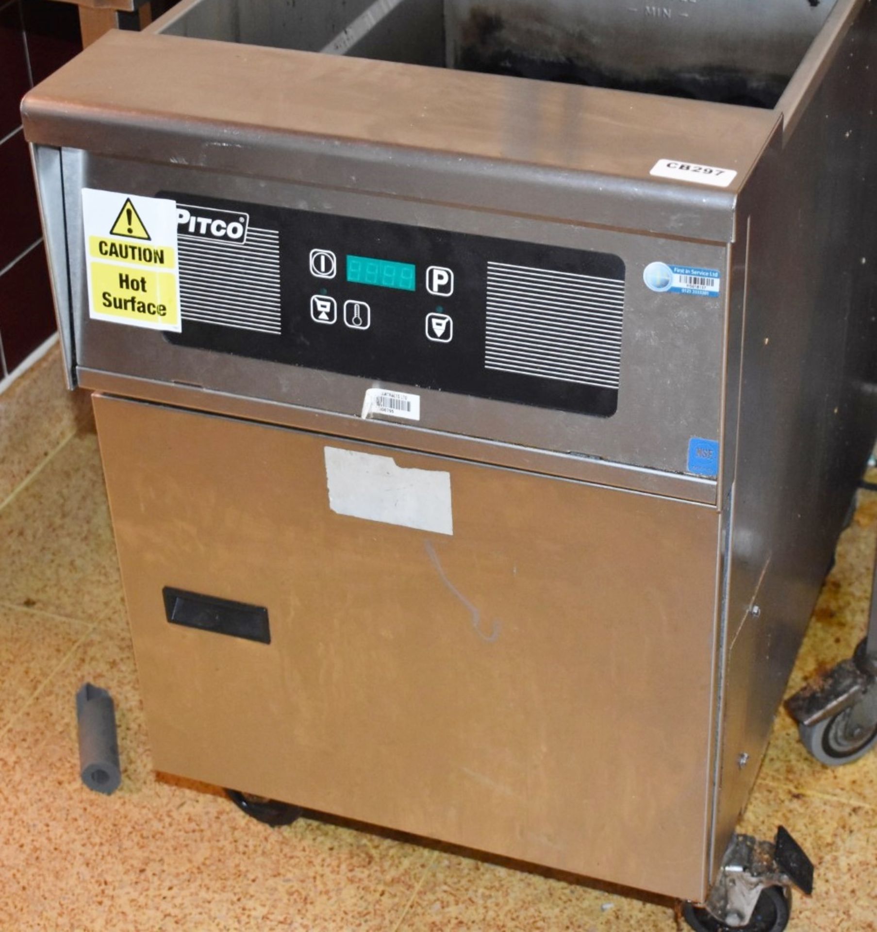 1 x Pifco Frialator Single Basket Gas Fryer With Basket Lifts - Stainless Steel Exterior - Model - Image 3 of 8
