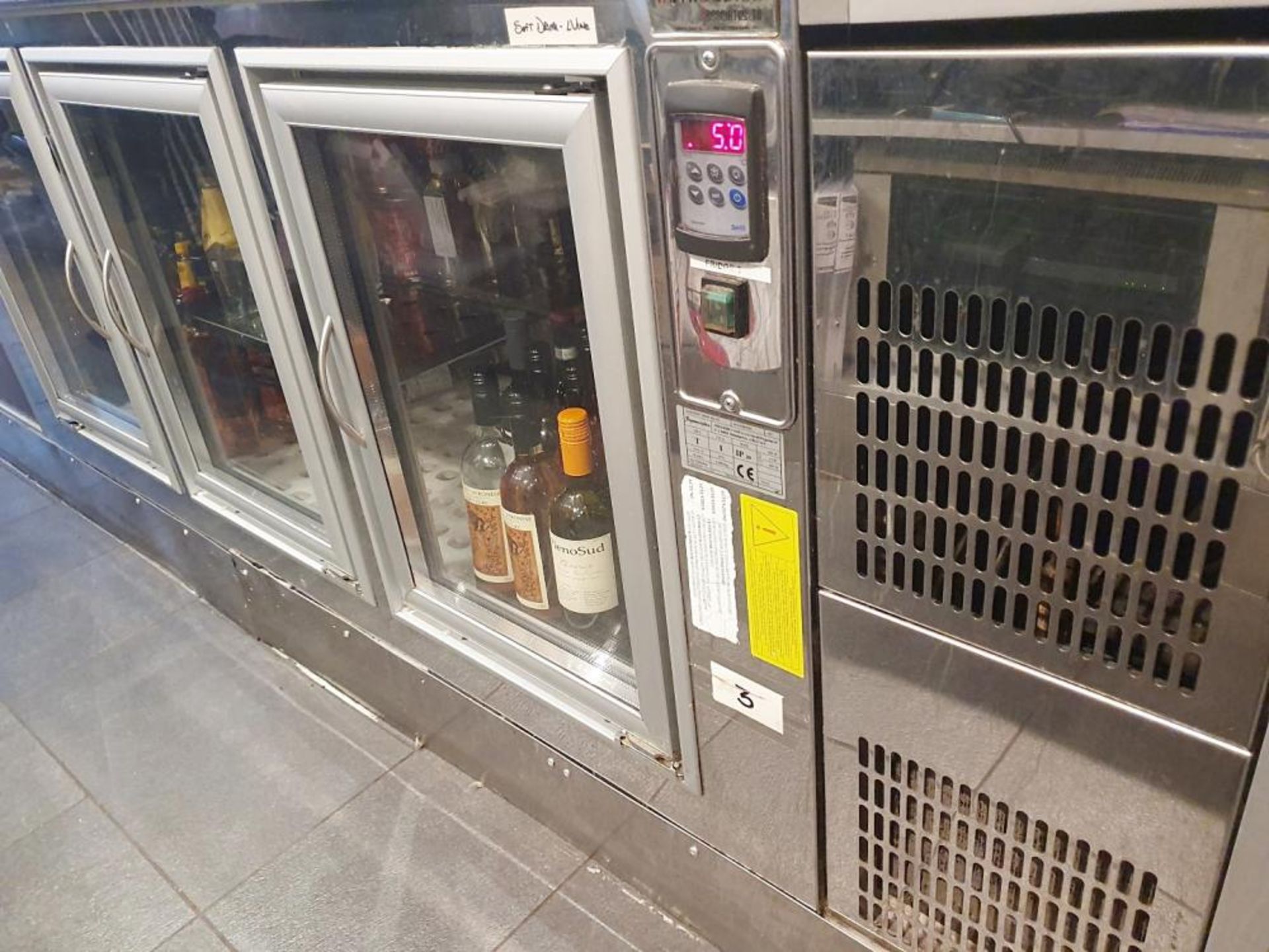 1 x L-shaped Back Bar With Built-in Stainless Steel Fridges And Freezers - Image 19 of 32