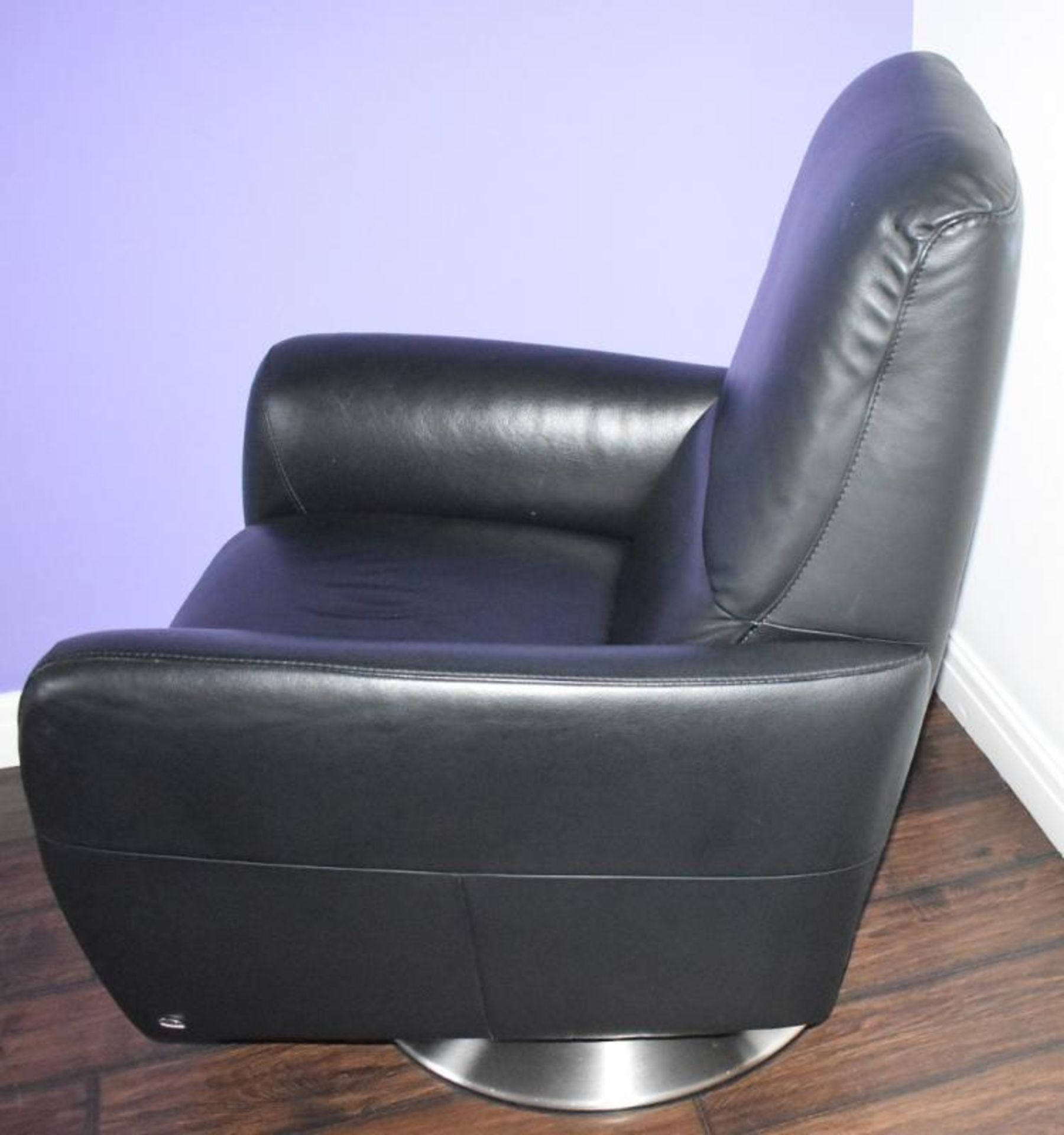 1 x Italsofa by Natuzzi Black Leather Swivel Arm Chair - CL469 - Location: Prestwich M25 - NO VAT - Image 4 of 7