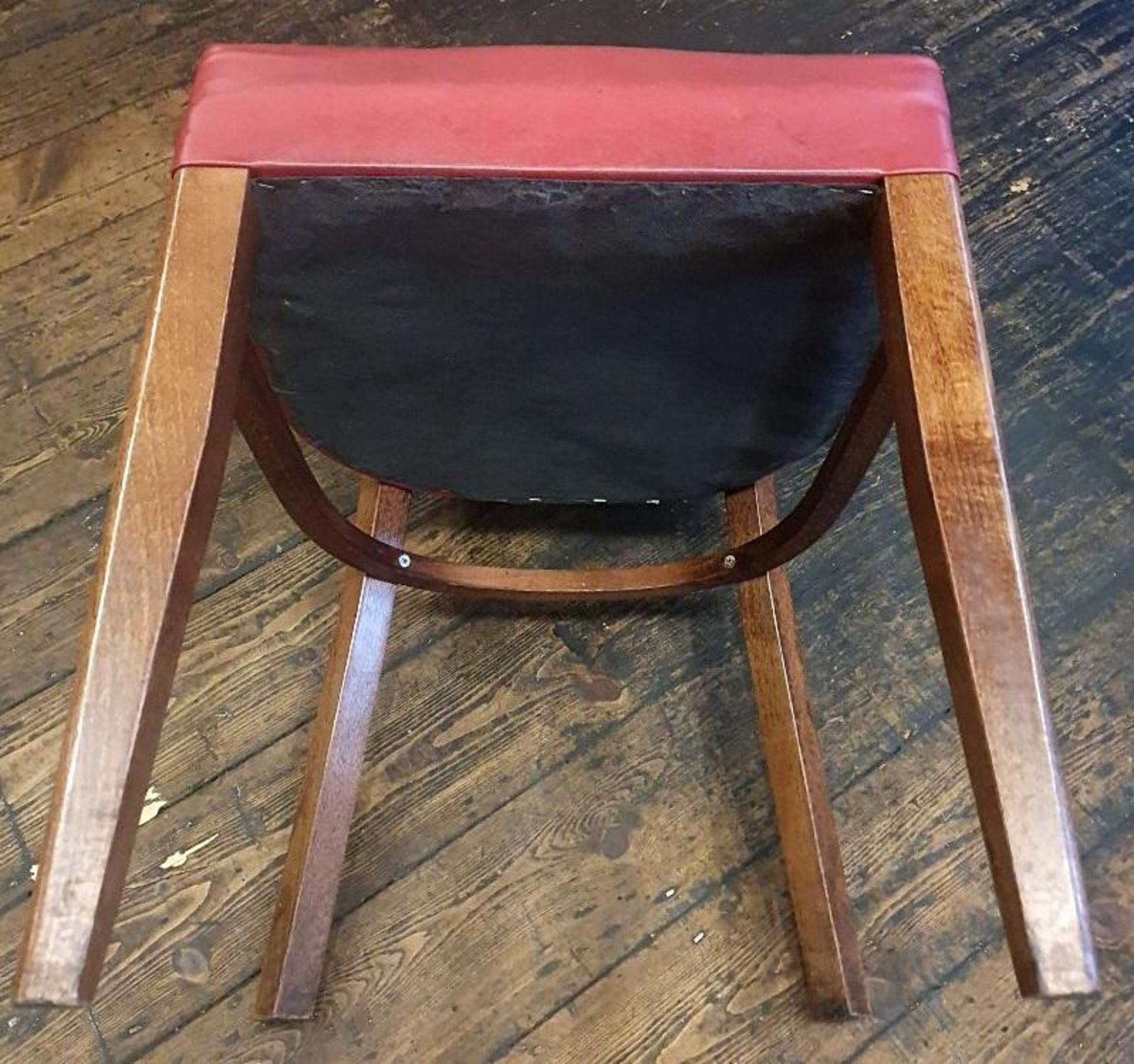 6 x Wooden Dining Chairs With Upholstered Seat Cushions In Red - Recently Taken From A Contemporary - Bild 6 aus 6