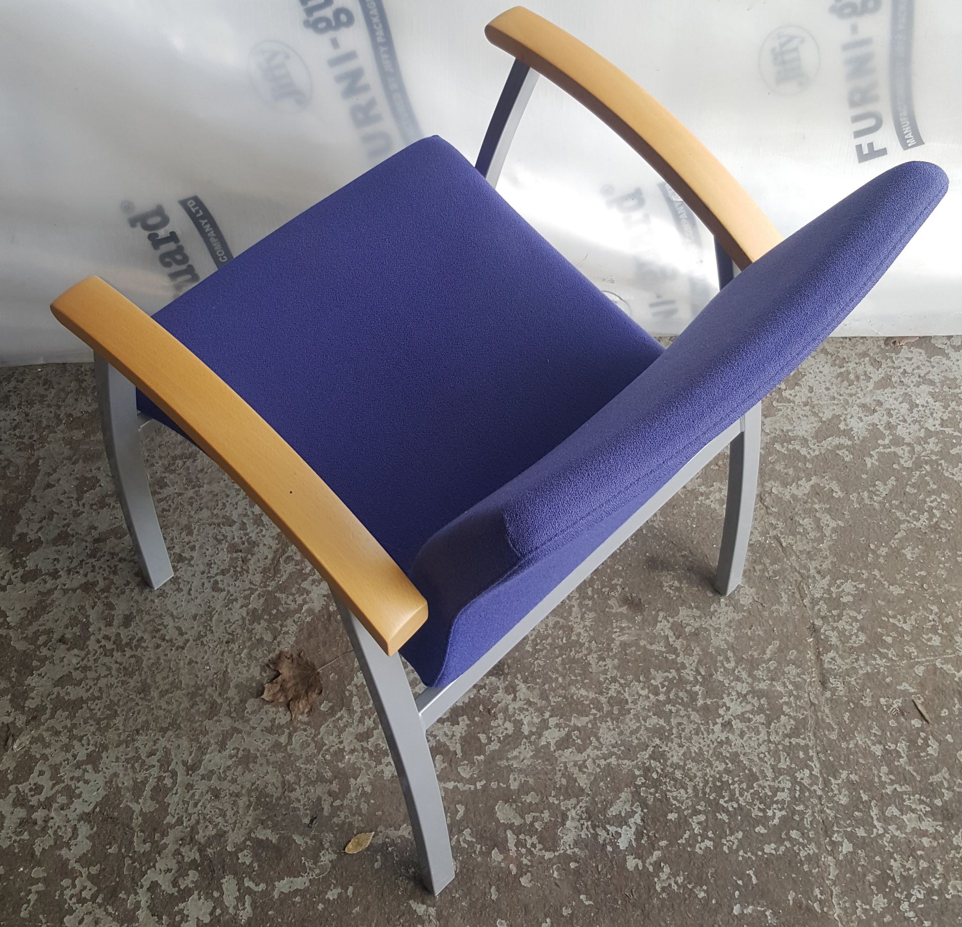 6 x Royal Blue Fabric Stackable Office Chairs - REF: TofT - CL011 - Location: Altrincham WA14 - Image 3 of 6
