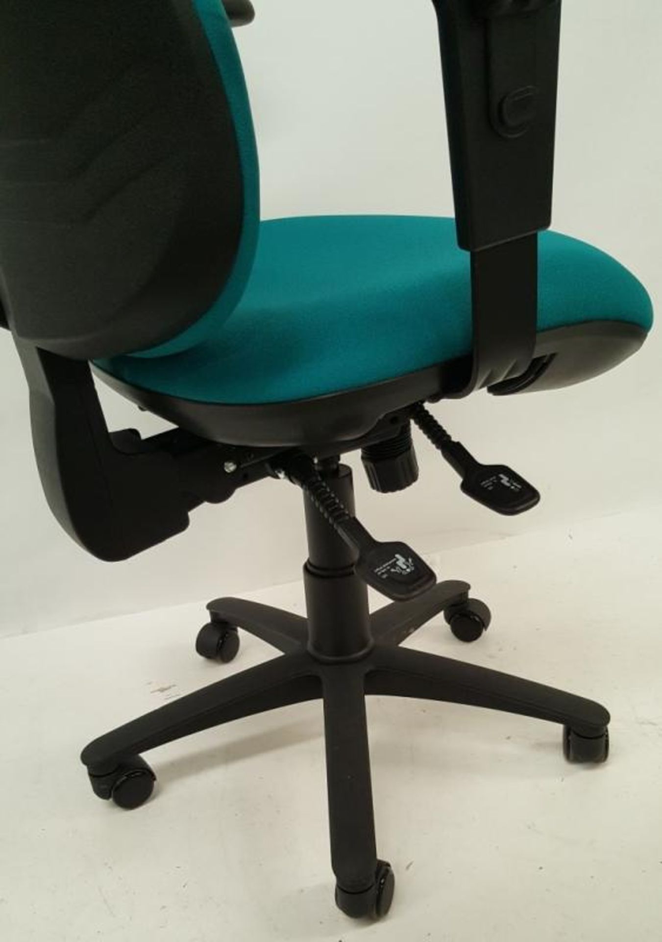 4 x OCEE Design ‘TICK’ Premium High Back Office Chairs In Turquoise With Adjustable Height And Synch - Image 3 of 9