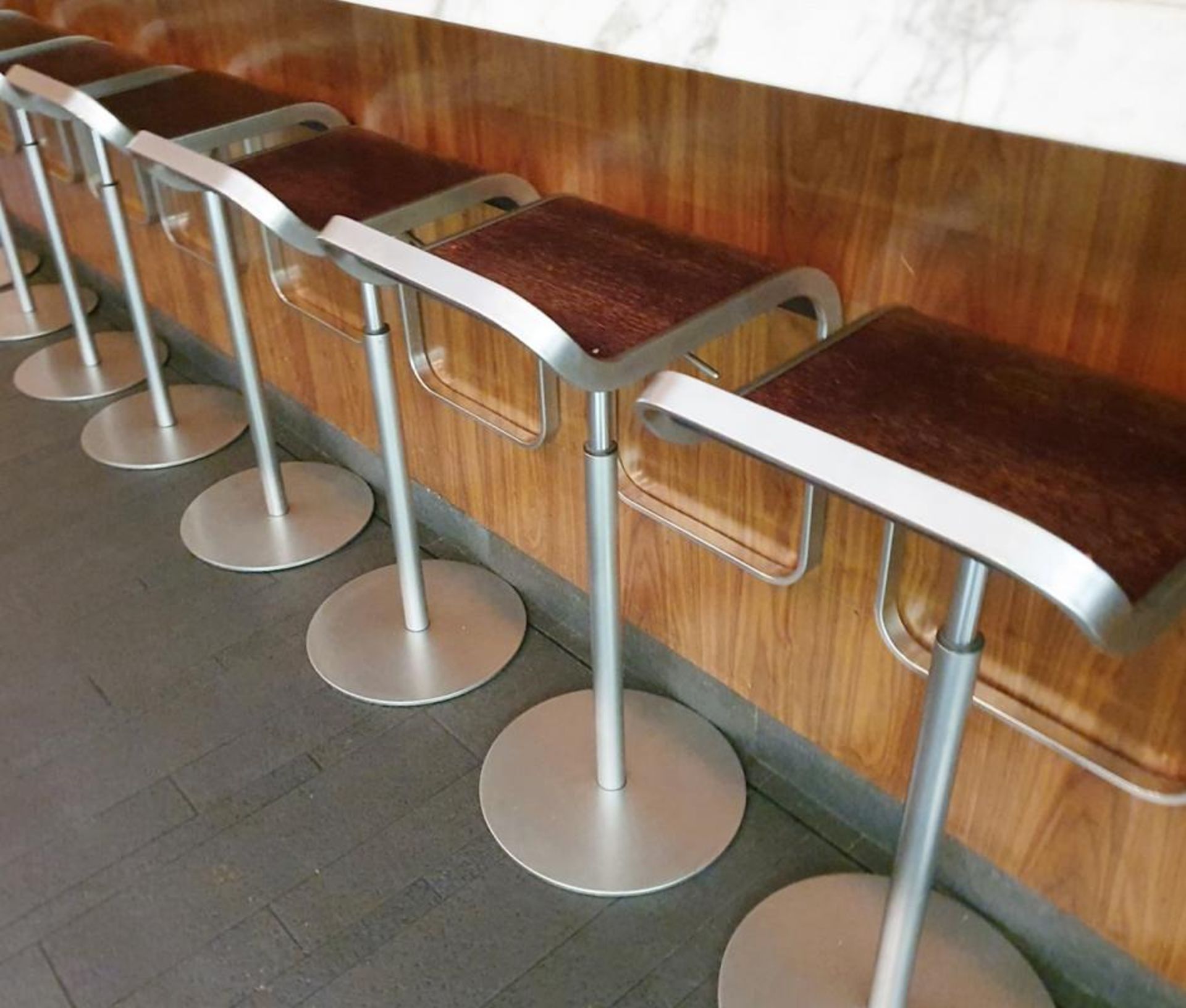 6 x Lapalma 'LEM' Heavy Duty Commercial Italian Stools With Oak Seats And Adjustable Hydraulic Aided - Bild 5 aus 10