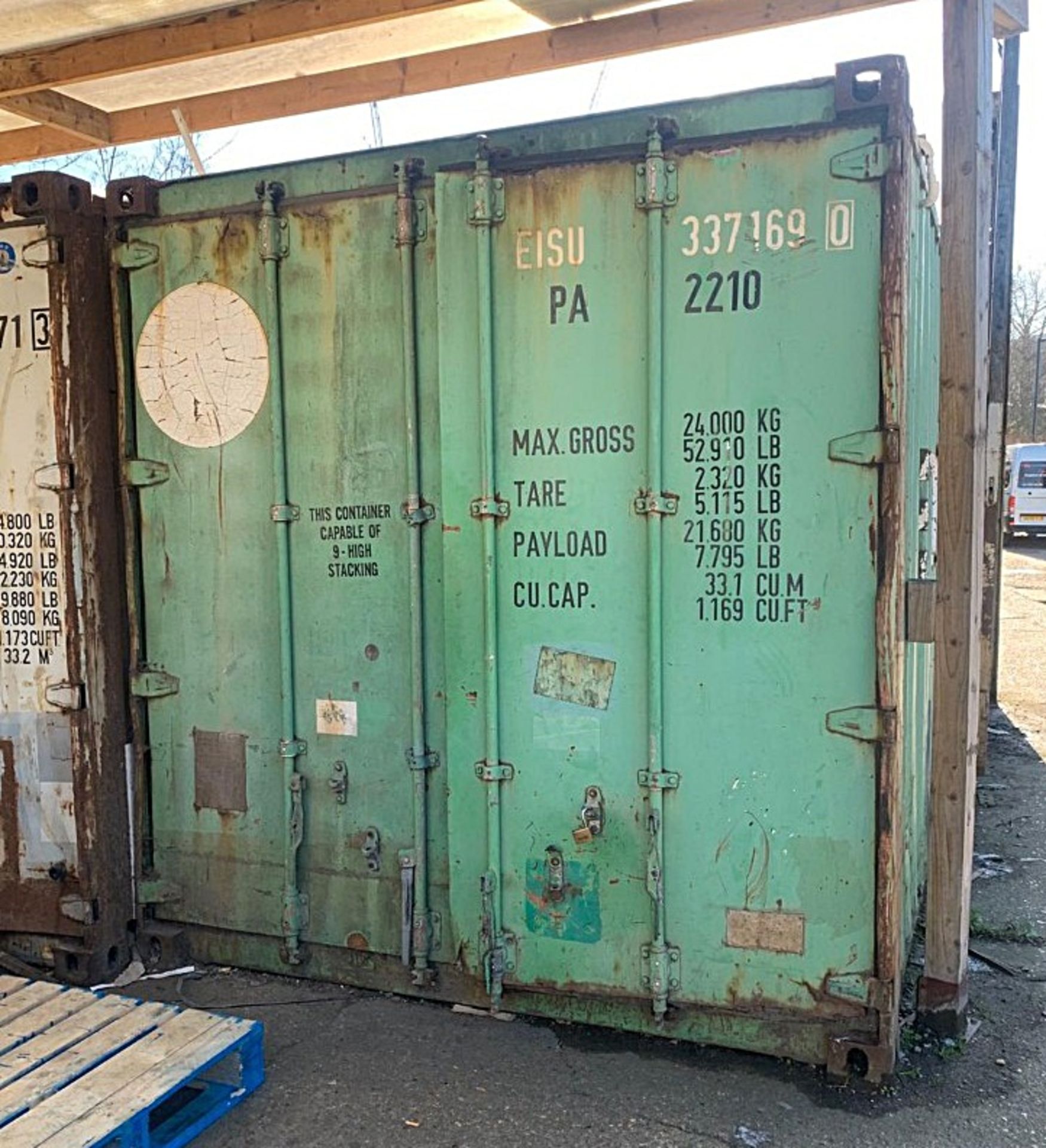 1 x Commercial 20ft Shipping / Storage Container With Fluorescent Lighting **Good Condition**