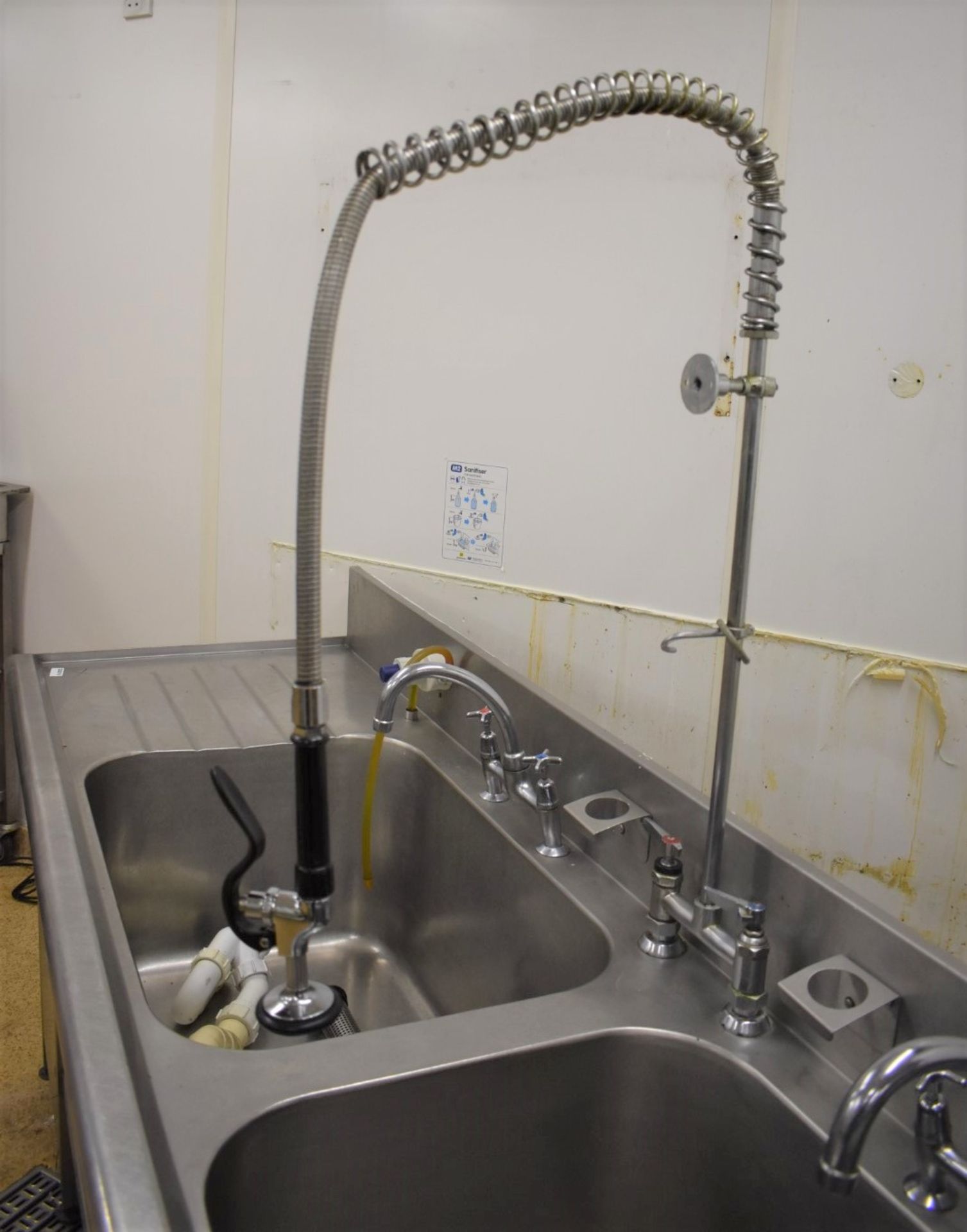 1 x Large Stainless Steel Wash Unit With Twin Deep Sink Basins, Hose Rinser Tap, Mixer Taps, - Image 10 of 10