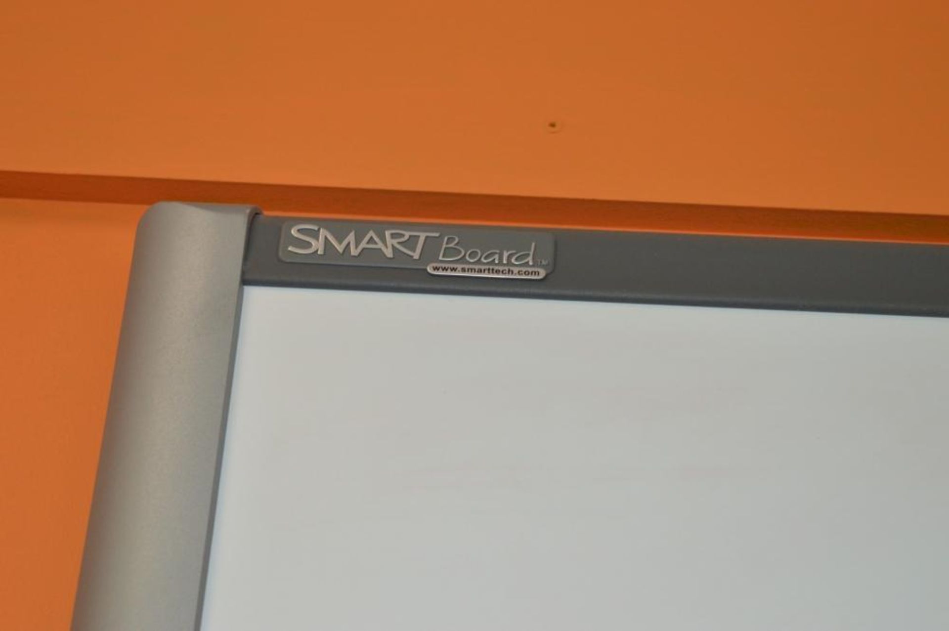 1 x Smart Whiteboard With Selection Of Pens - H126 x W166 cms - CL287 - Ref LH201 - Low Start, No Re - Image 3 of 3