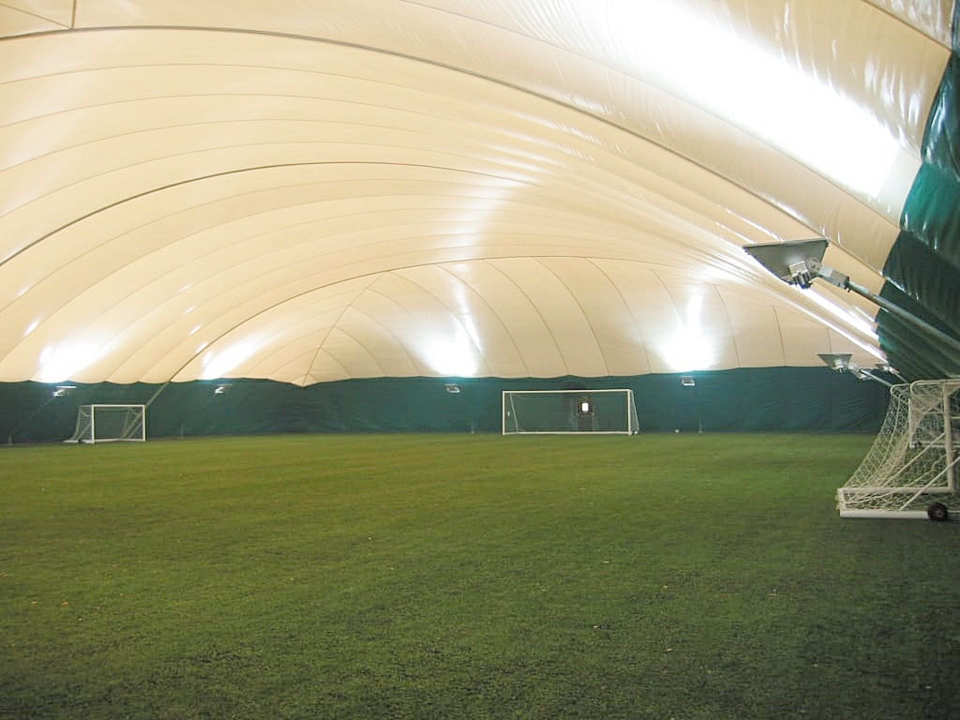 ***OFFERS*** 1 x Inflatable Soccer Airdome From A Top Premiership Football Club In London - Image 2 of 5