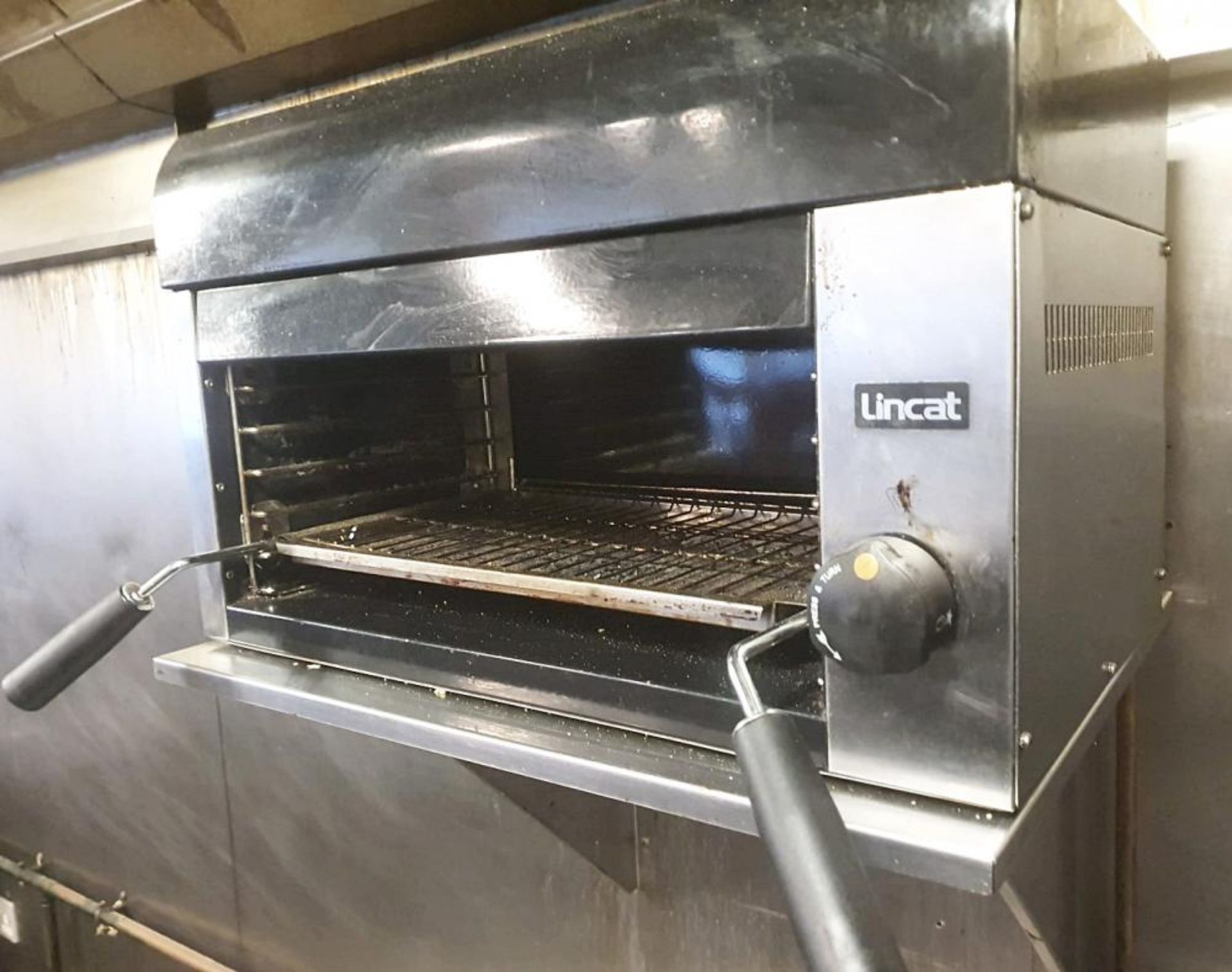 1 x LINCAT Silverlink Commercial Stainless Steel Gas Salamander Grill - Dimensions: 60 x 37 x H37cm